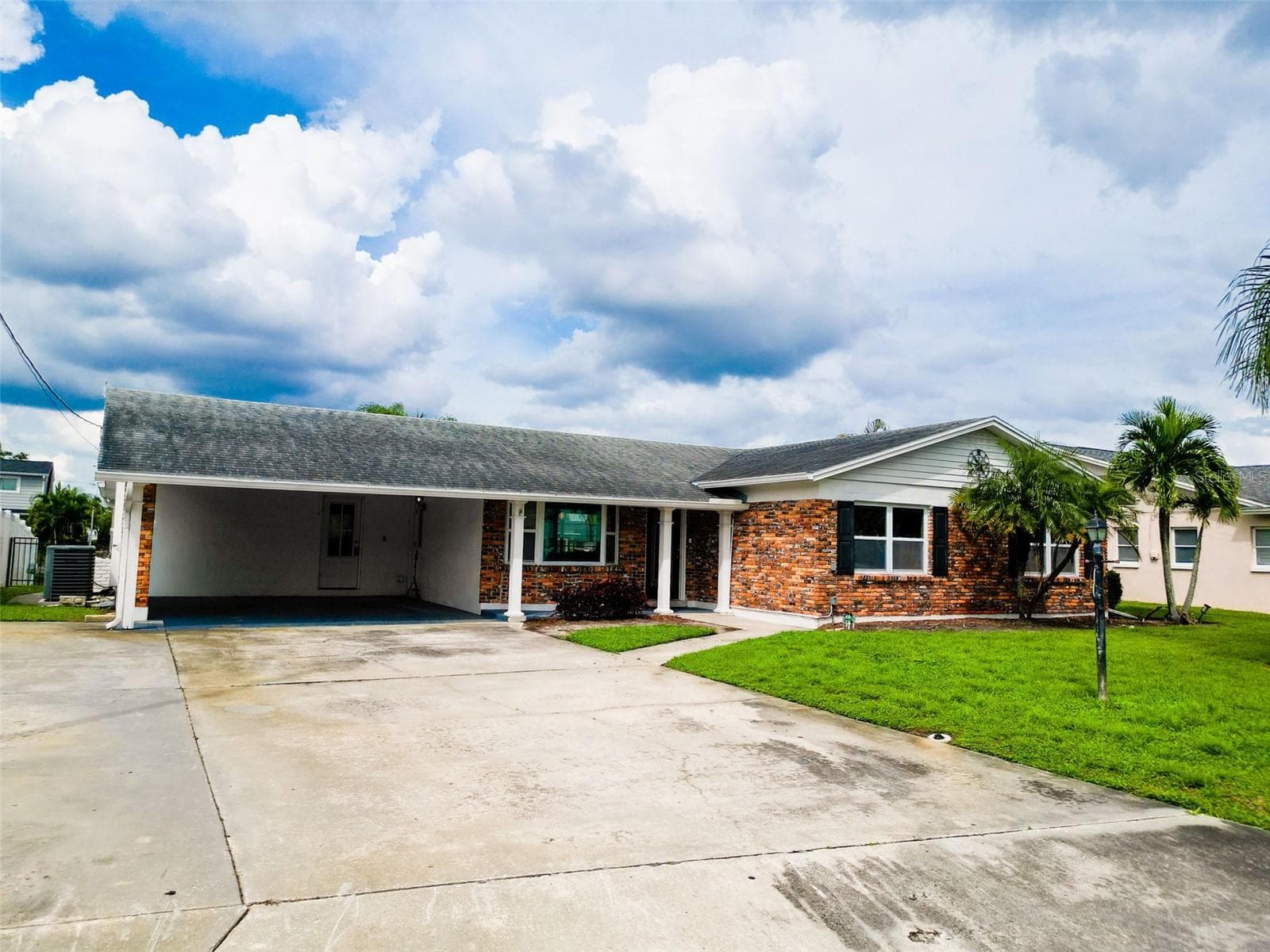 8723 Hickorywood Ln photo 2