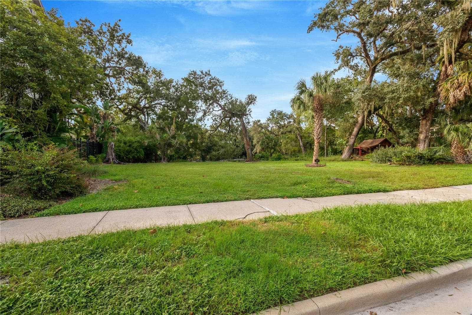 1214 E Park Cir photo 4
