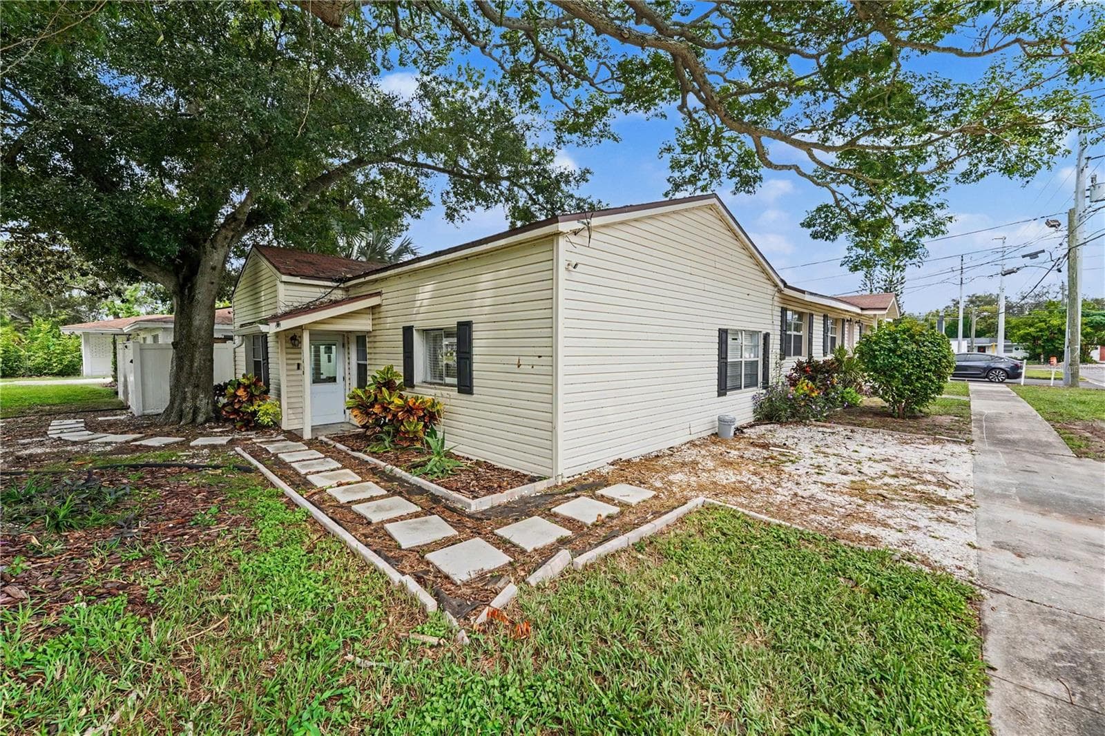 116 N Duncan Ave photo 4