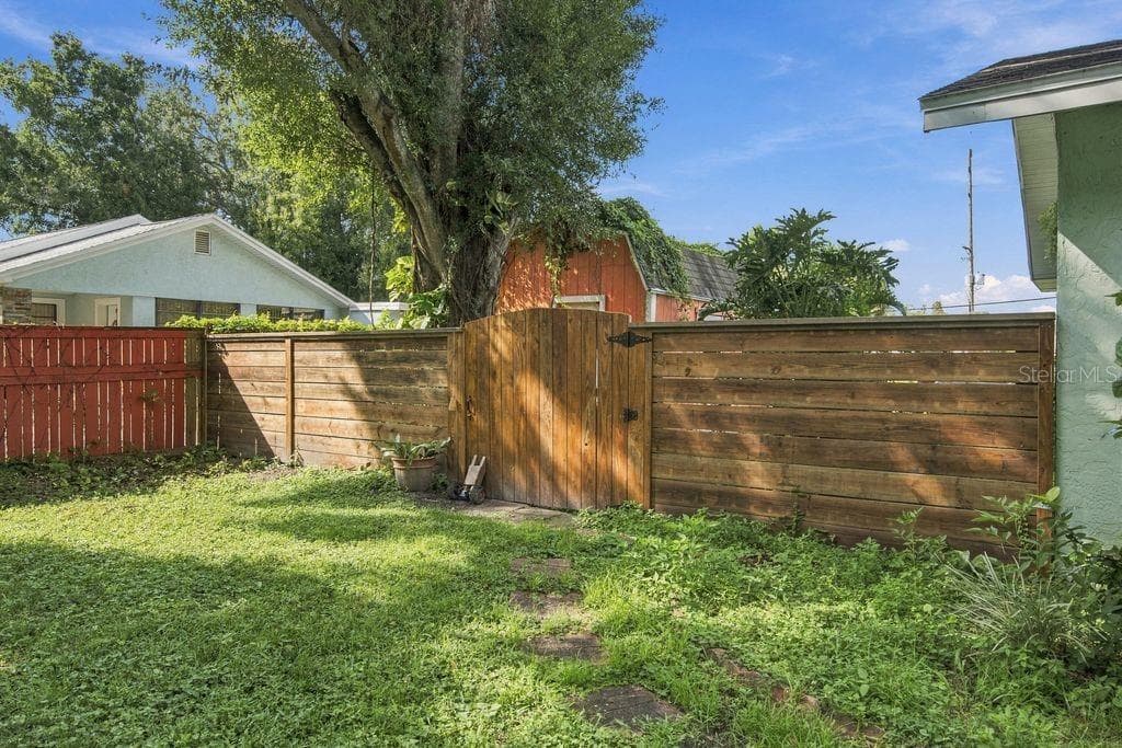 3909 W Powhatan Ave photo 5