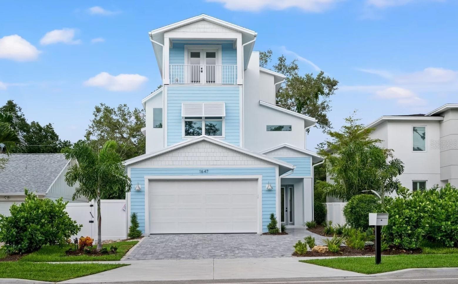 1647 Siesta Dr photo 4
