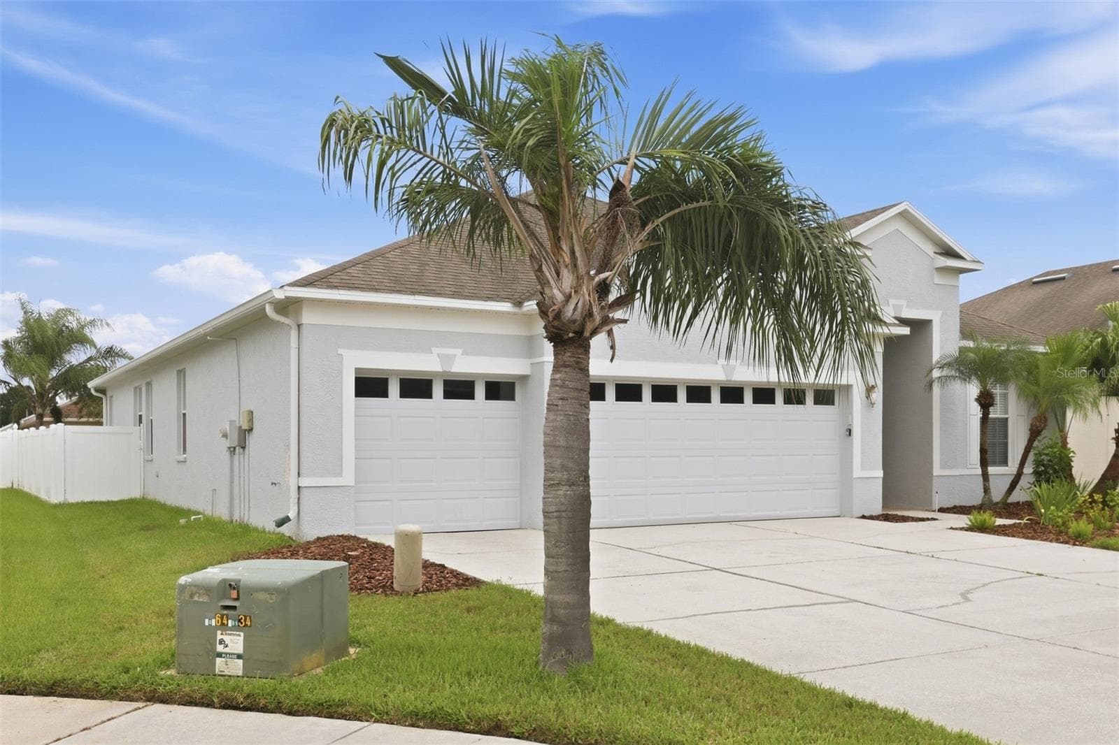 1028 Appian Pl photo 3