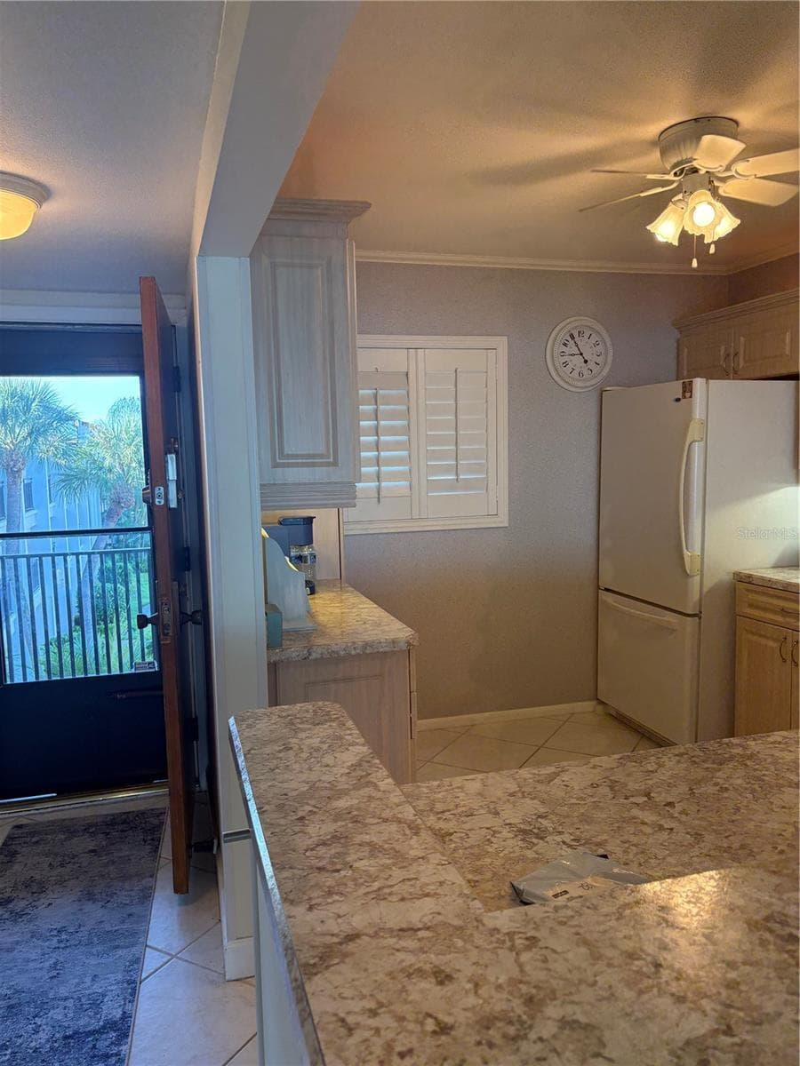 868 Bayway Blvd #312 photo 2