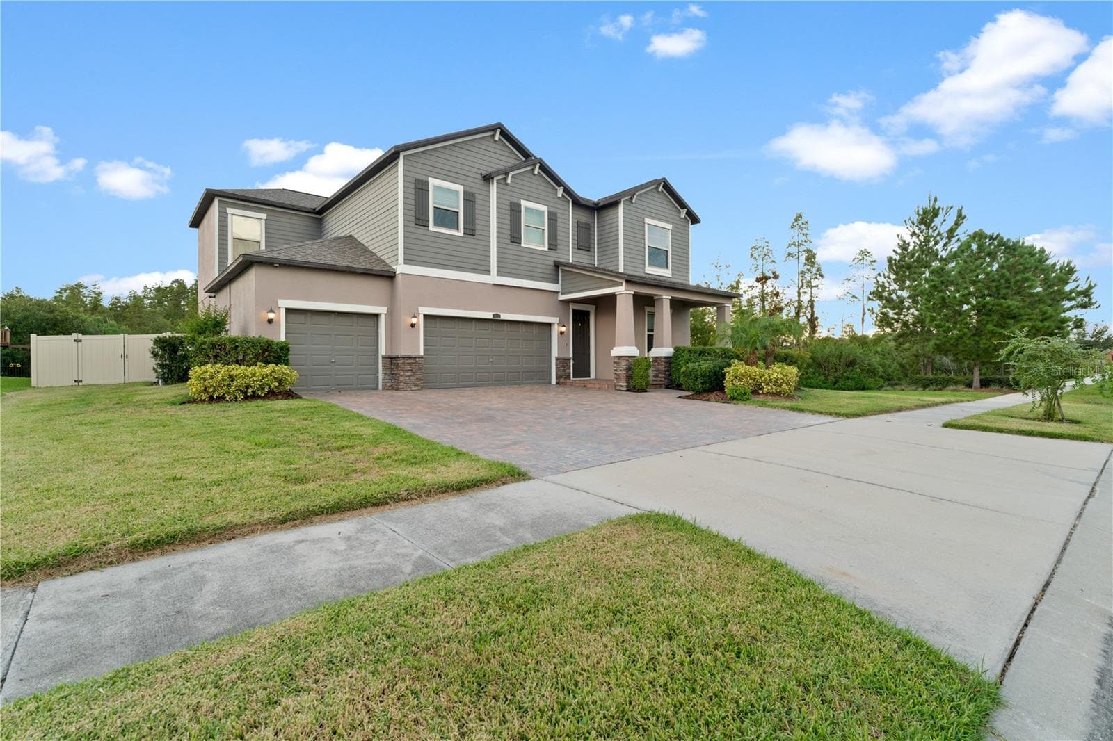 3123 Hilliard Dr photo 3
