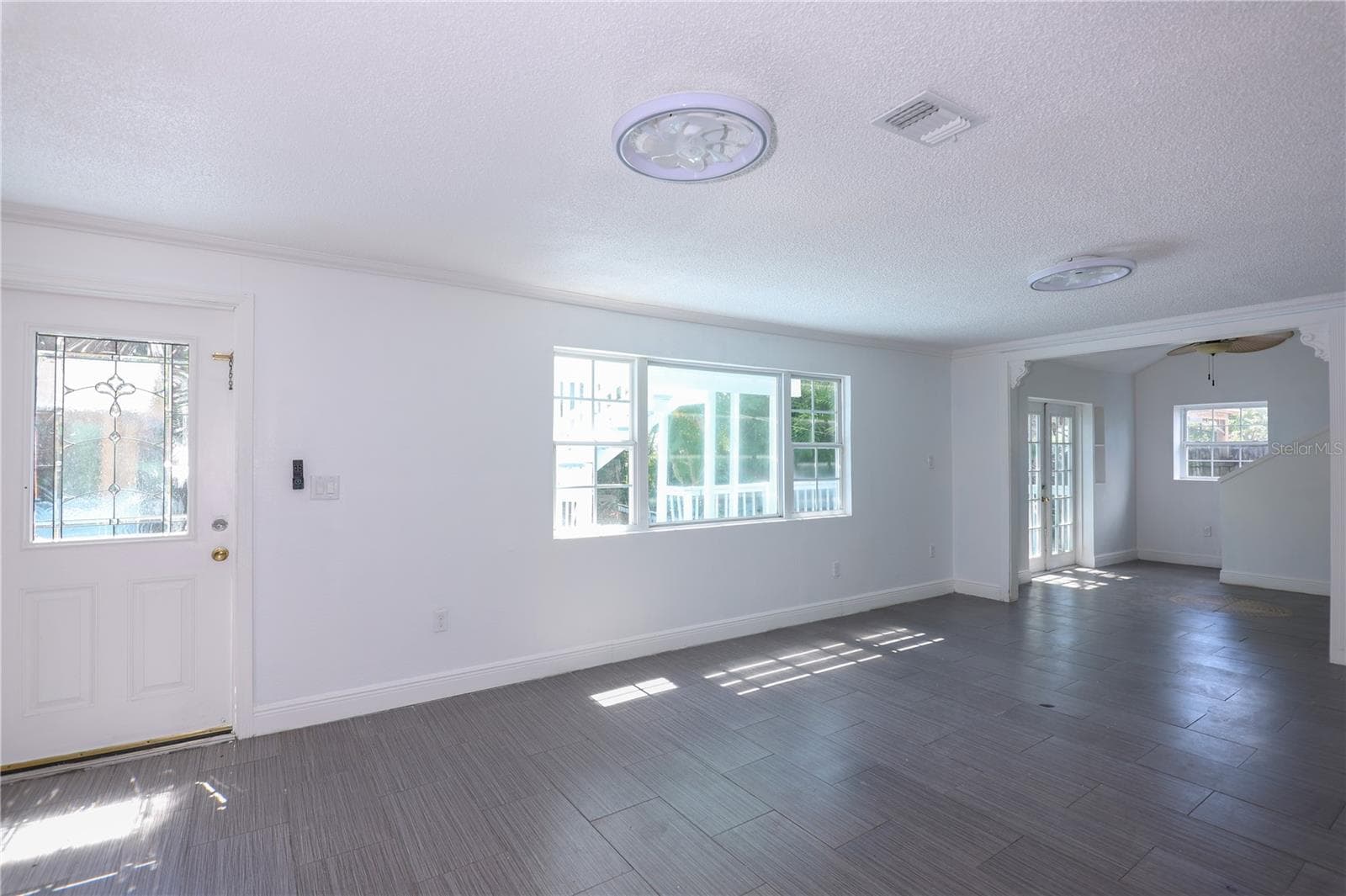 1655 Drew St photo 3