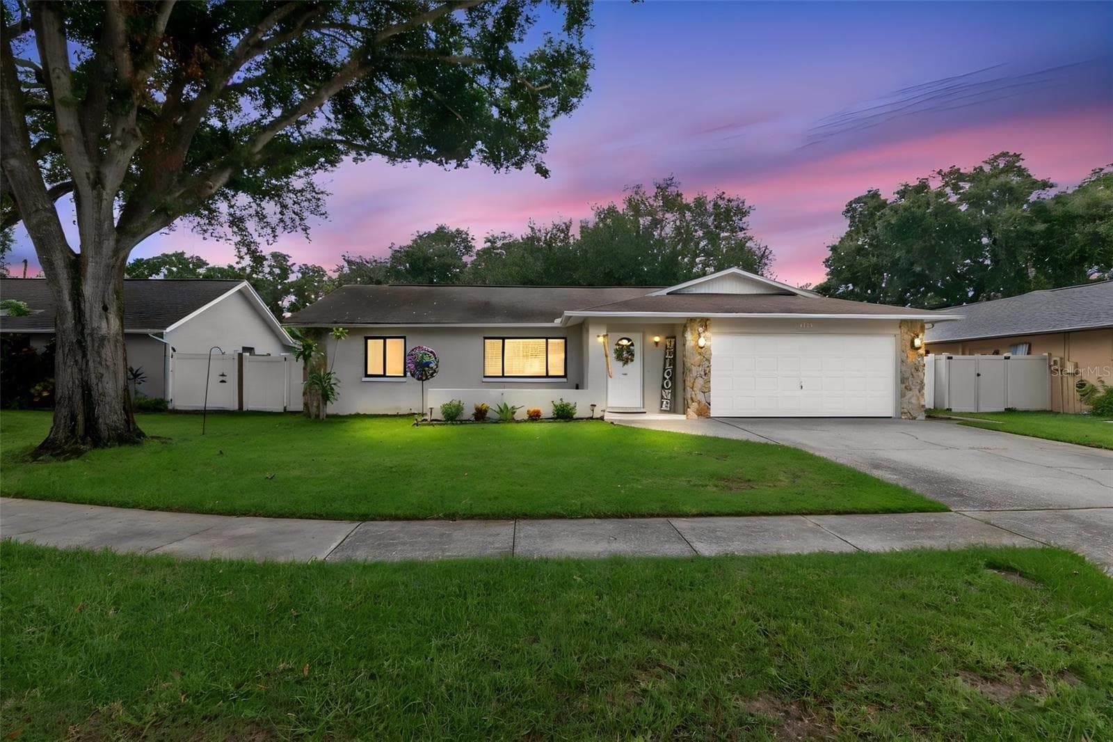 2158 Beverly Ln photo 2