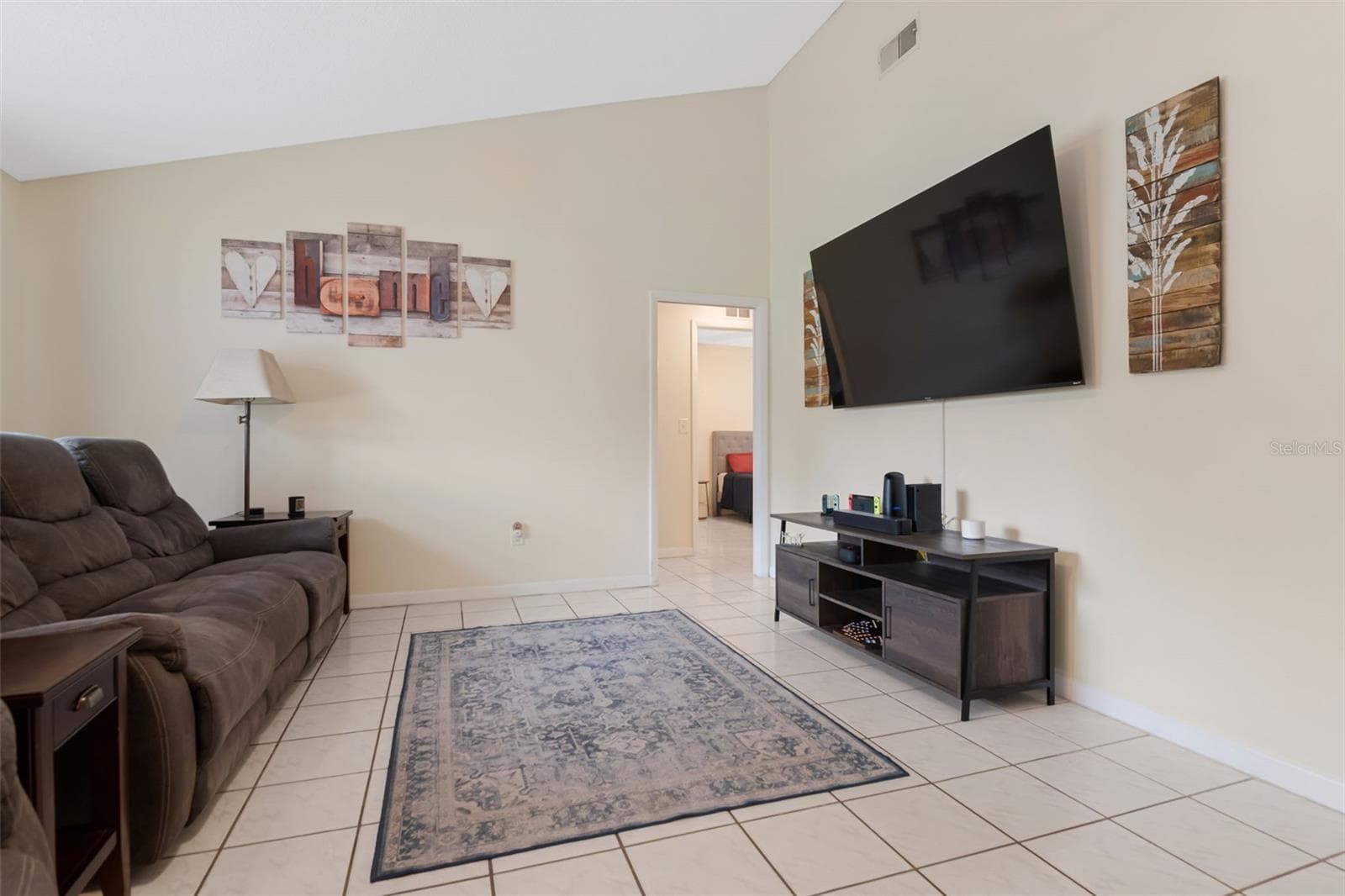2158 Beverly Ln photo 4