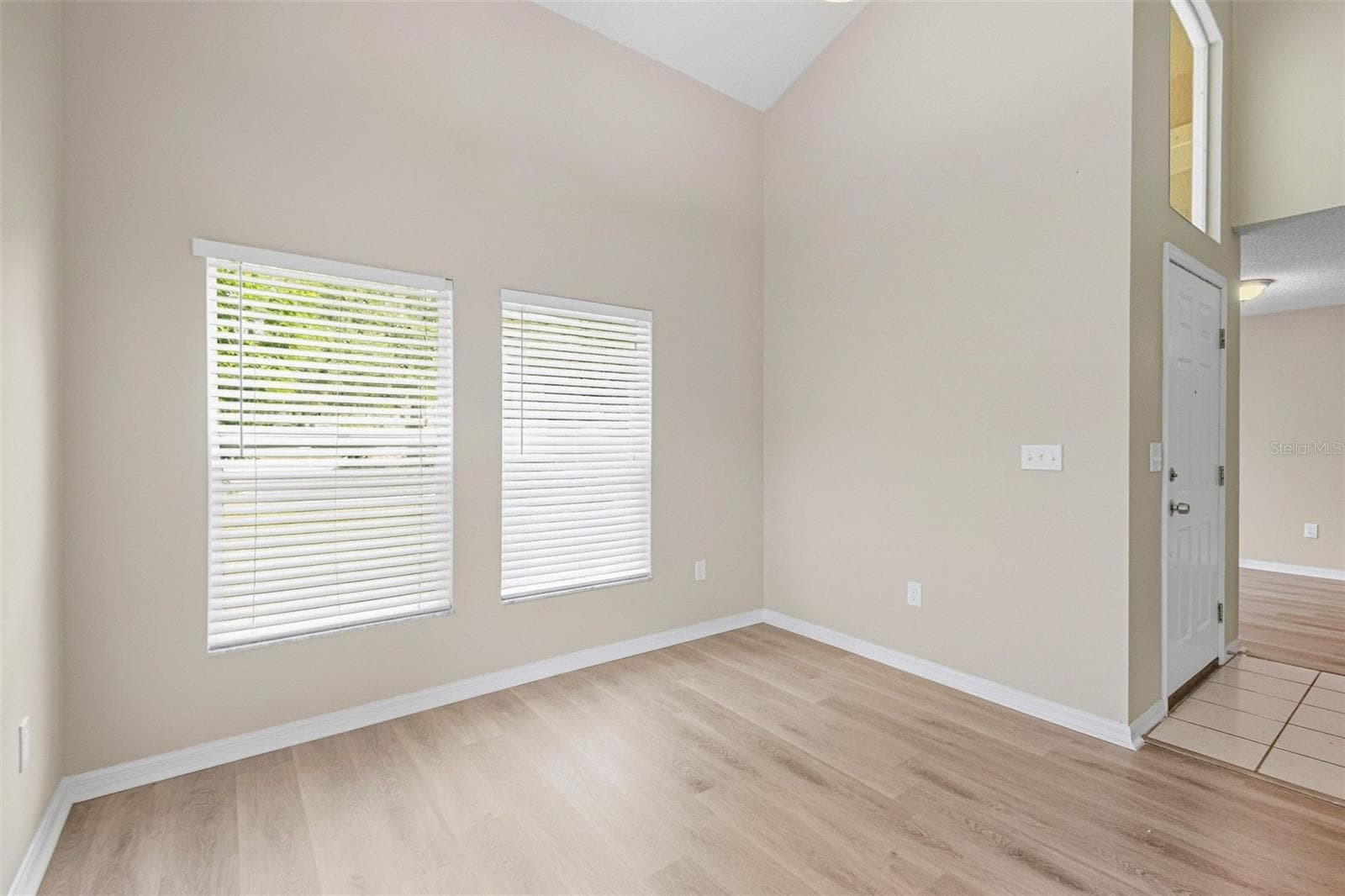 16102 Warden Pl photo 5