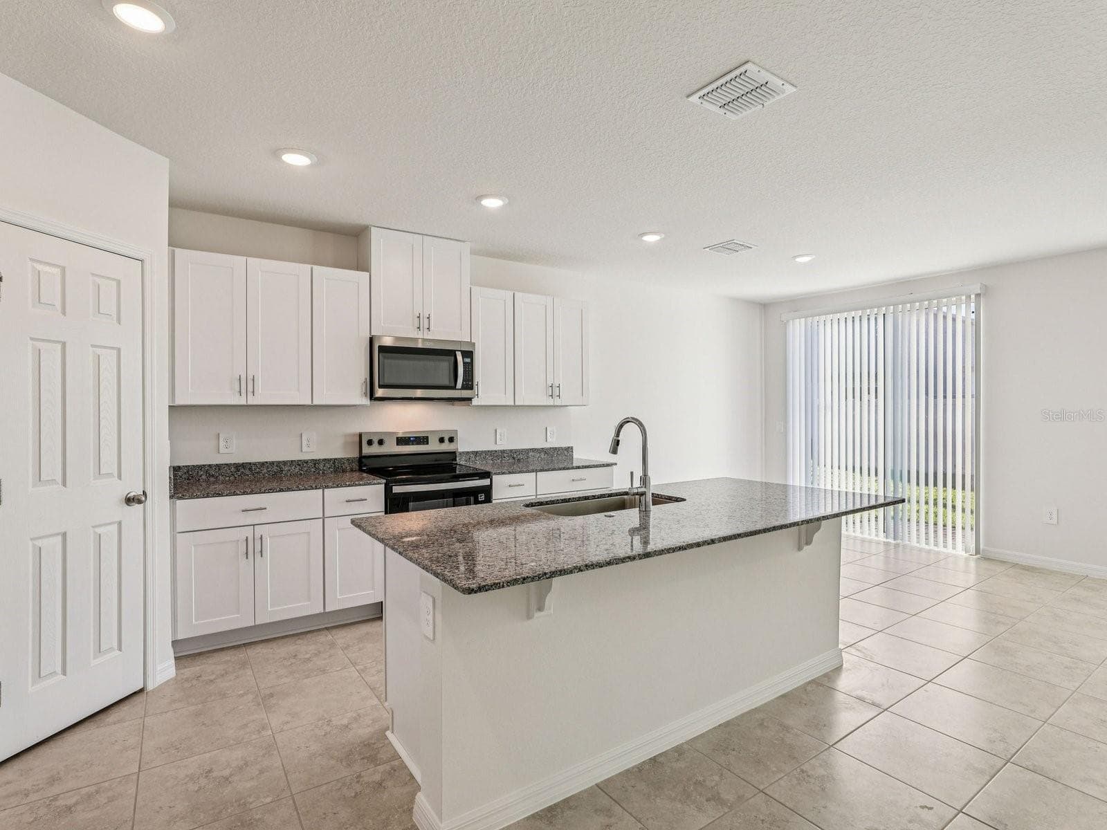 12580 Homeland Dr photo 4