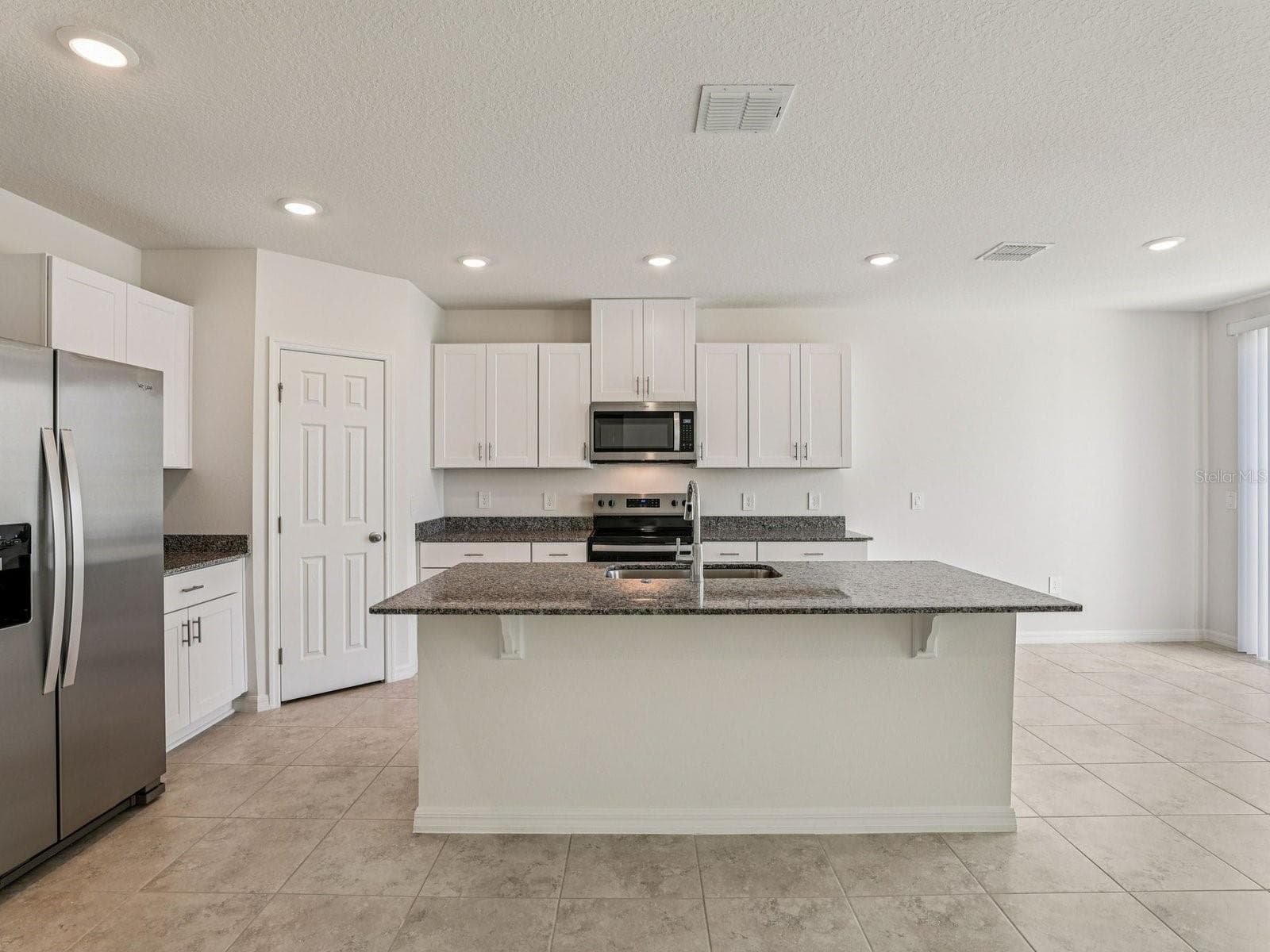 12580 Homeland Dr photo 5