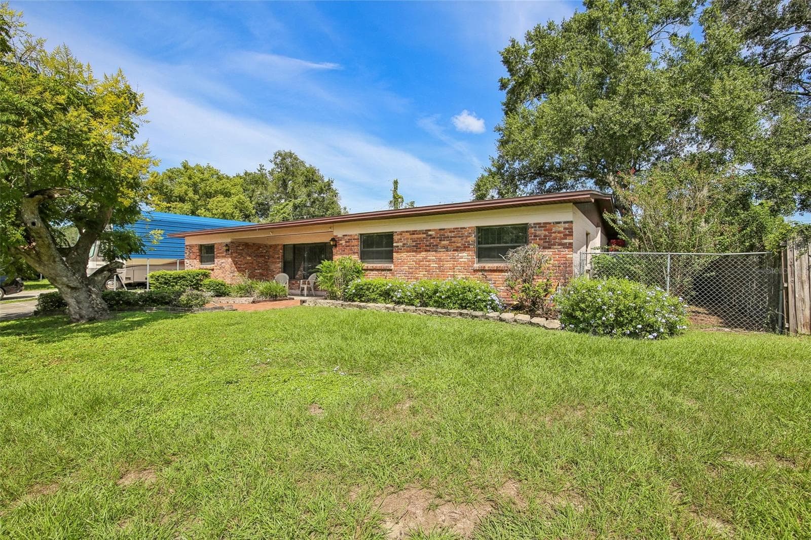 512 White Oak Ave