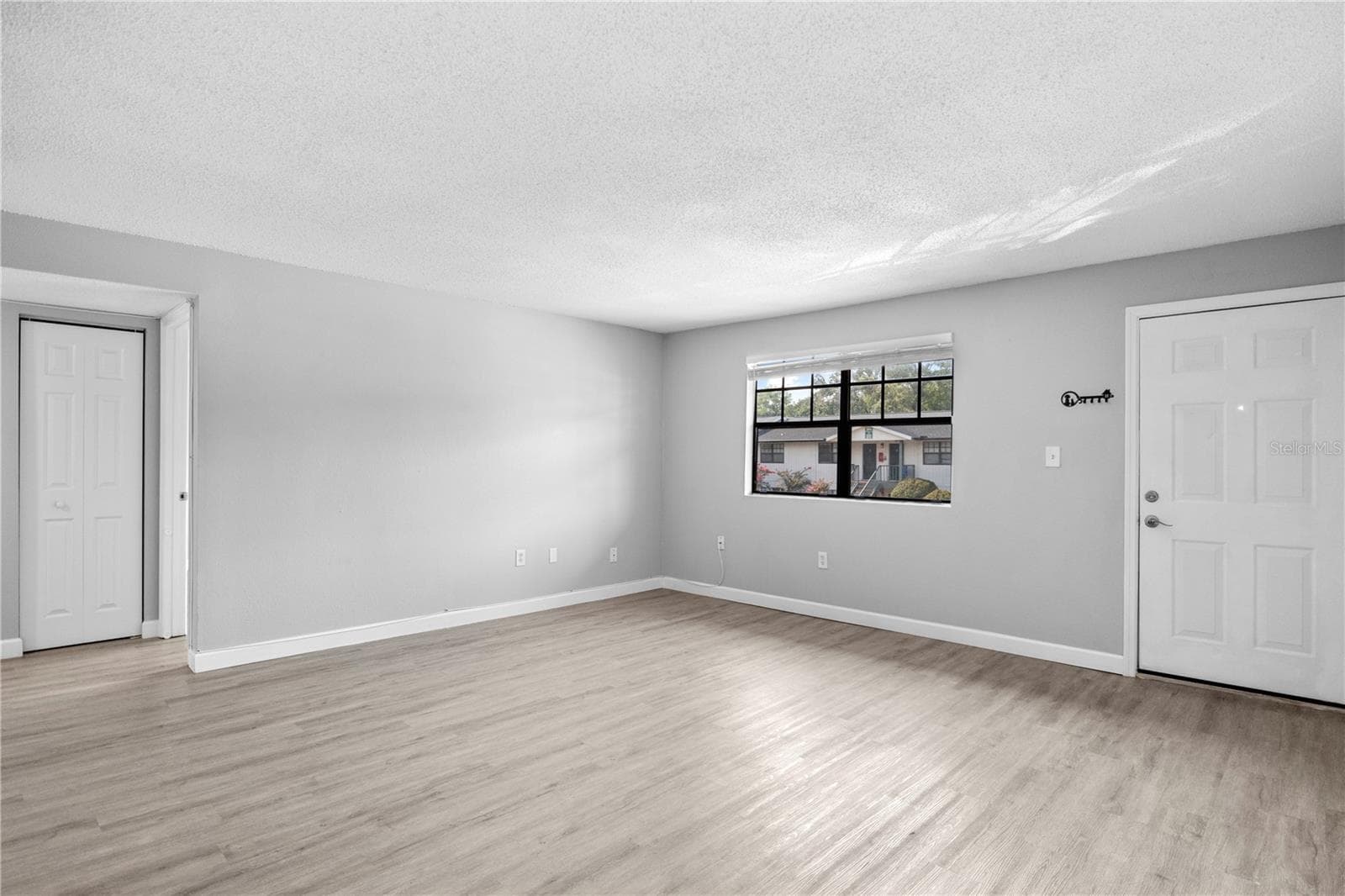 205 Poinsettia Pine CT #201 photo 2
