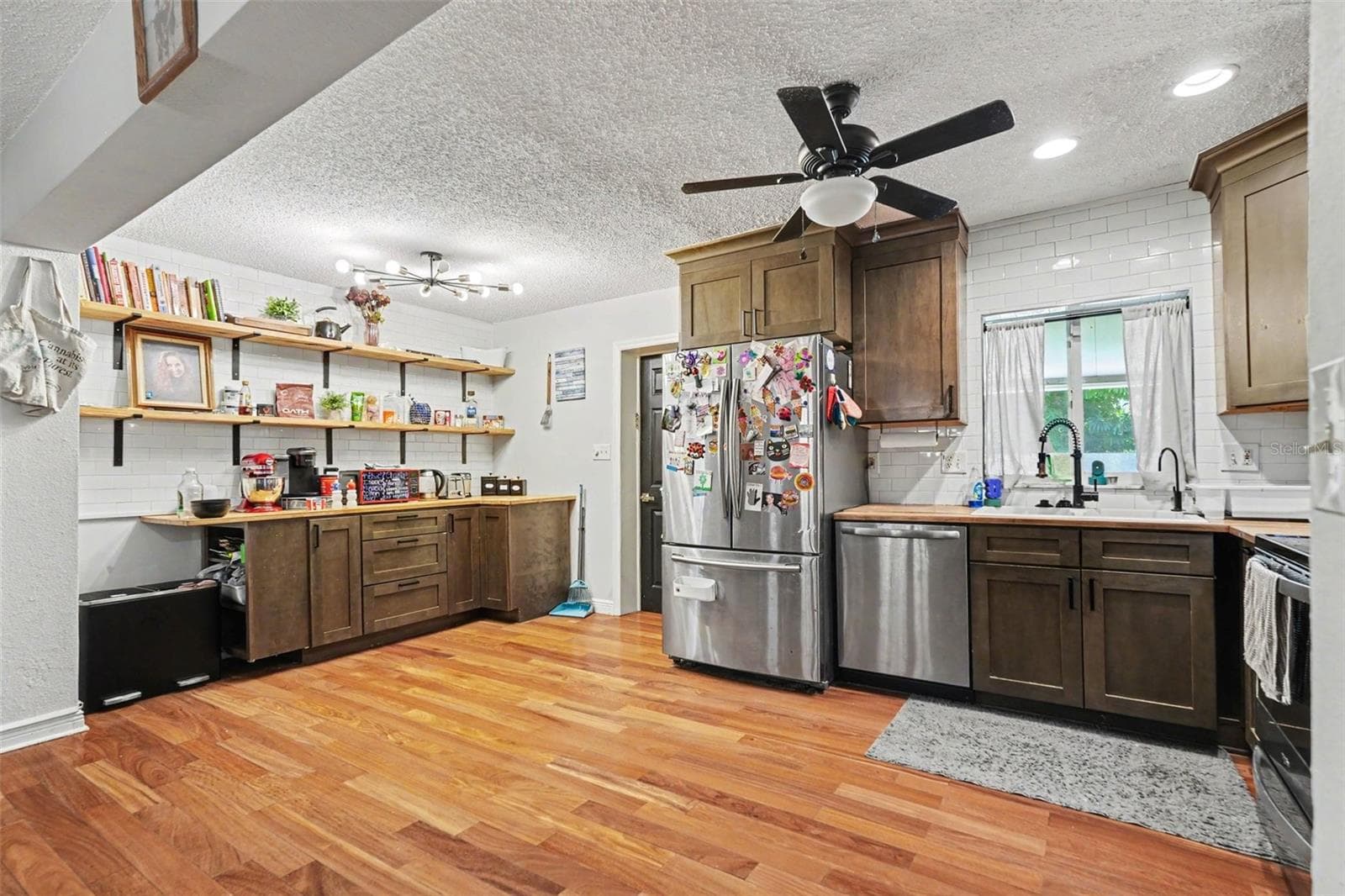 3022 Dartmouth Ave N photo 4