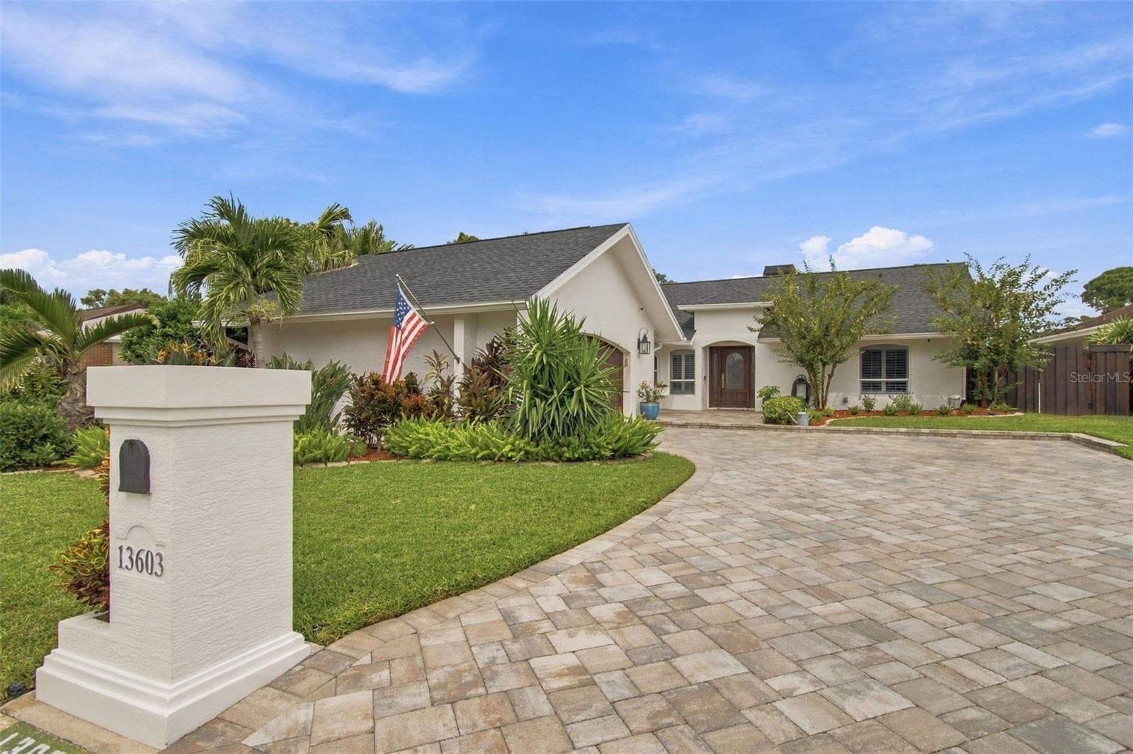 13603 Clubside Dr photo 2