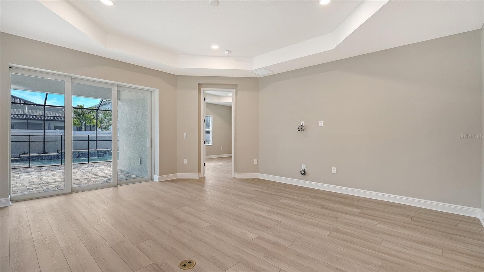 8201 Scarletbush Dr photo 4
