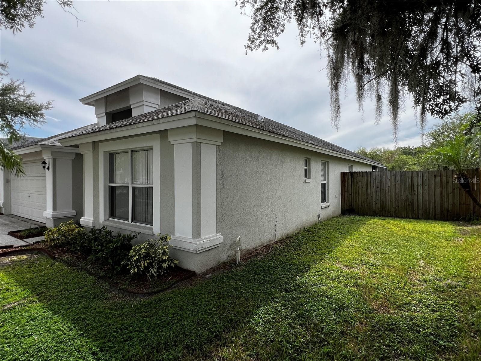 27606 Sky Lake Cir photo 3