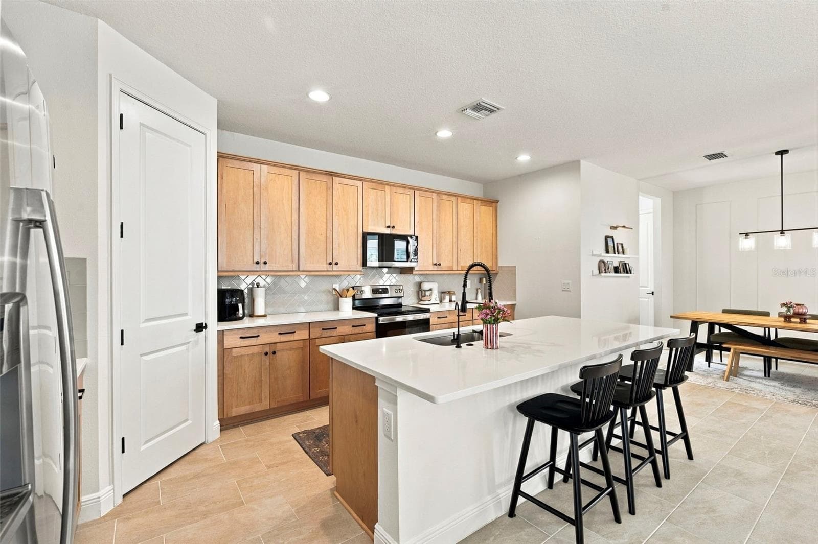 28592 Cozy Creek Dr photo 4