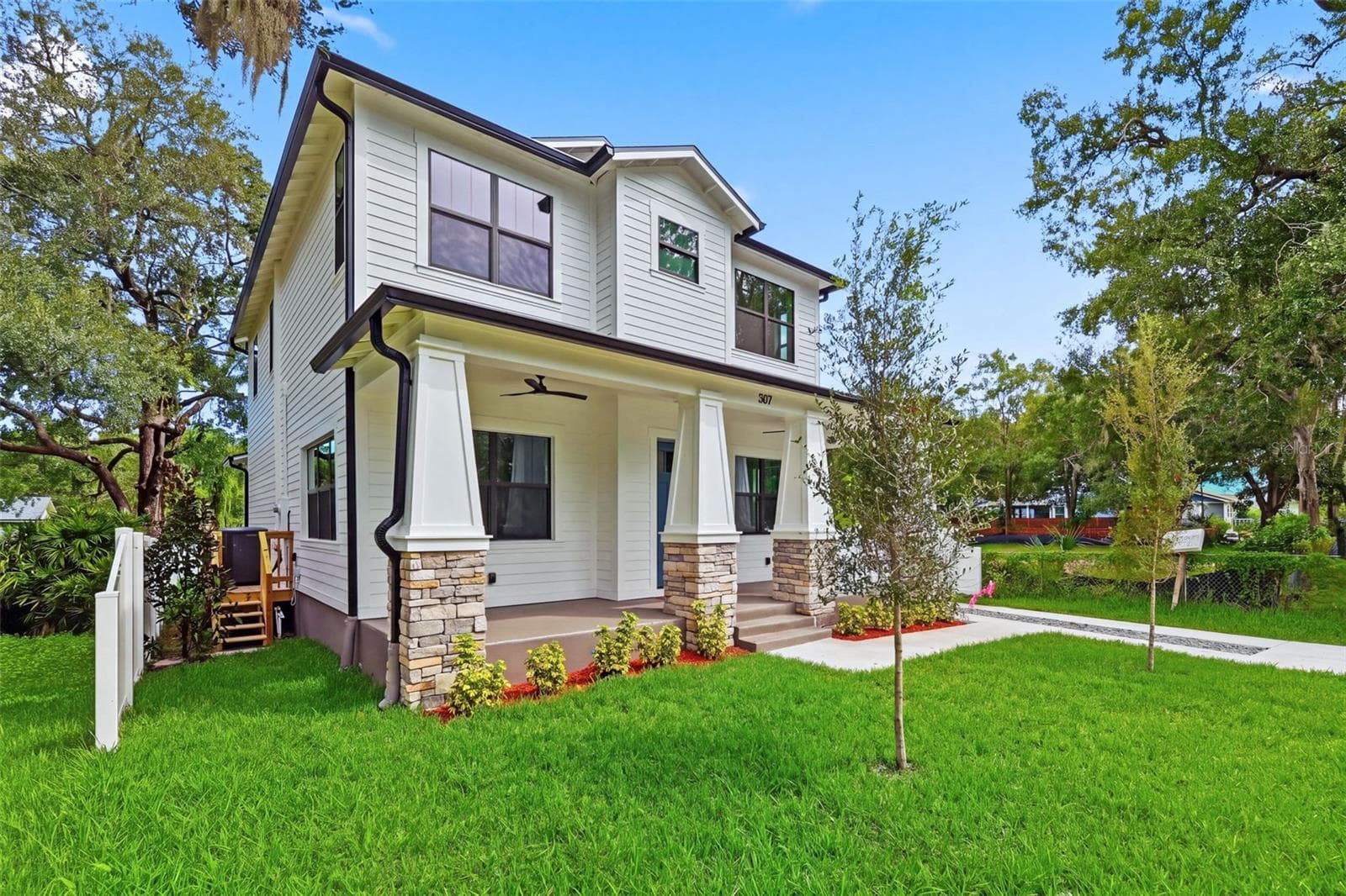 307 W Jean St photo 3