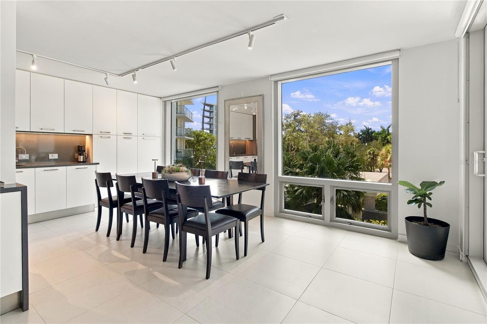 1111 N Gulfstream Ave #3D photo 3