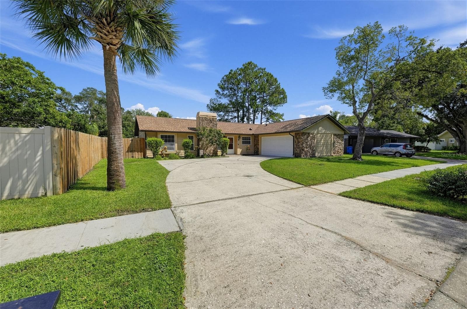 4165 Rolling Springs Dr photo 2