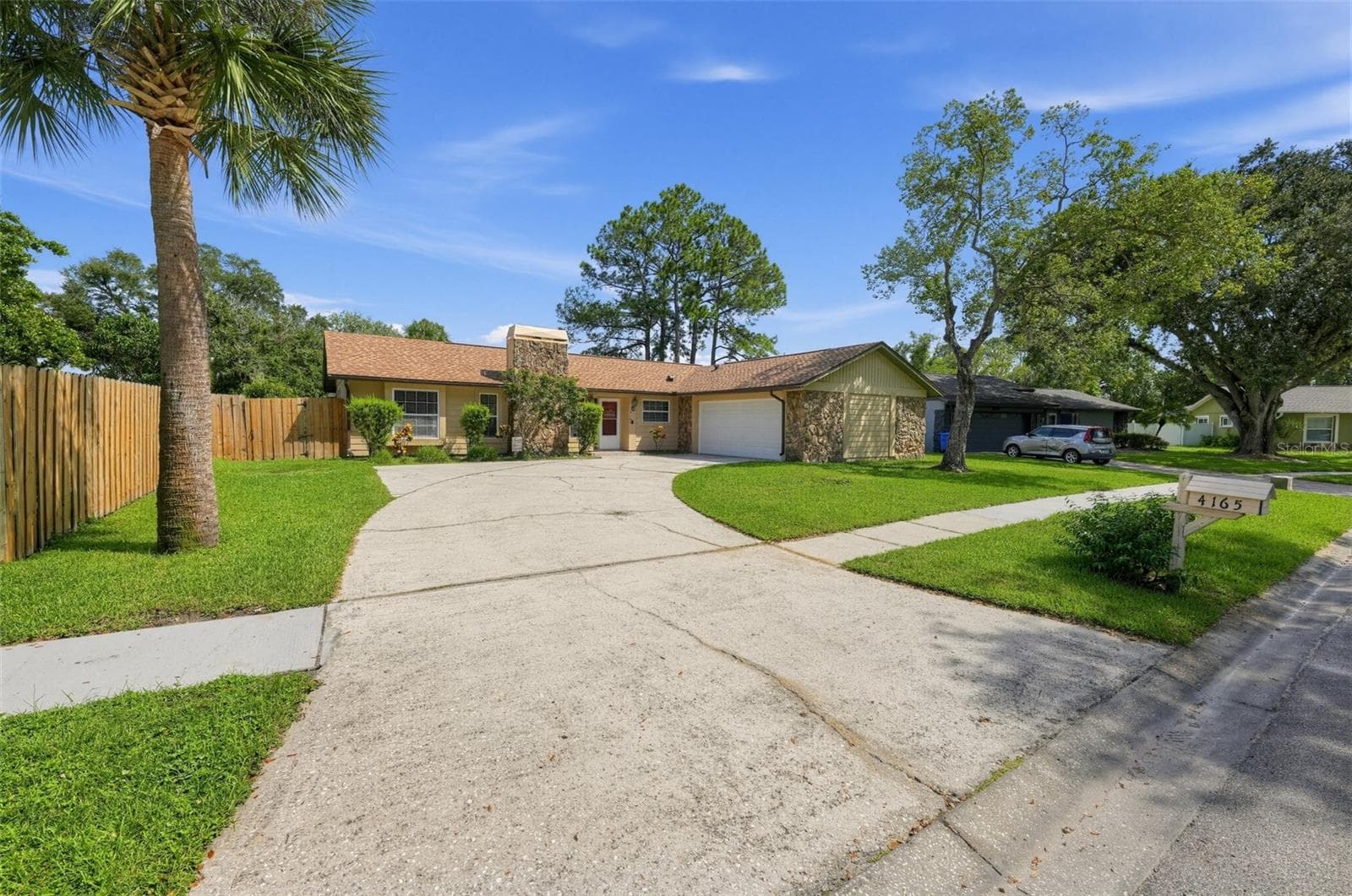 4165 Rolling Springs Dr photo 3