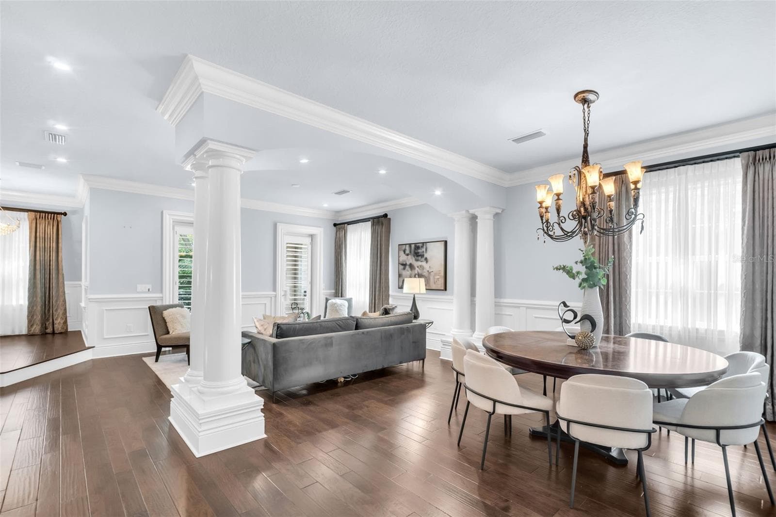 500 Beach Dr NE photo 4