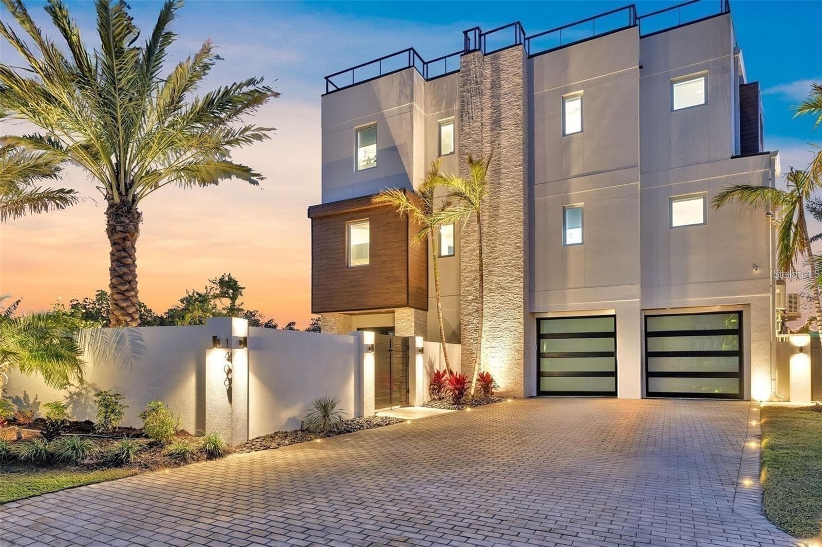 1406 Tangier Way photo 2