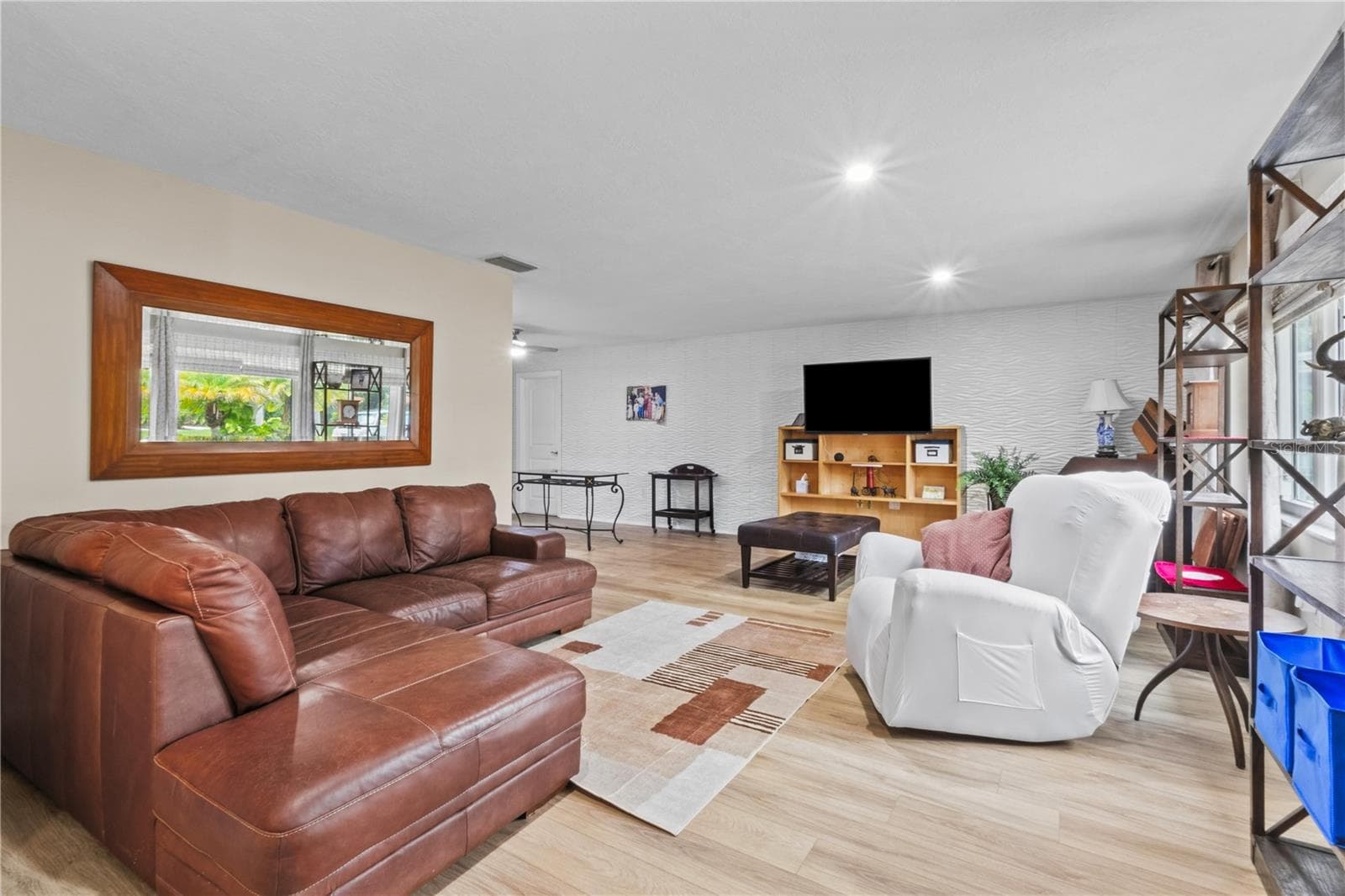 3614 Pembrook Dr photo 4