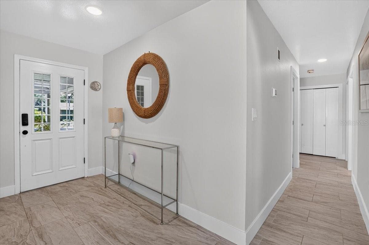 13926 Gull Way photo 4