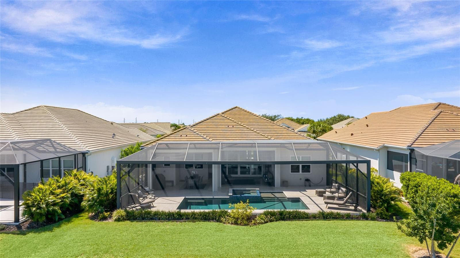 8035 Waterbend Trl photo 3