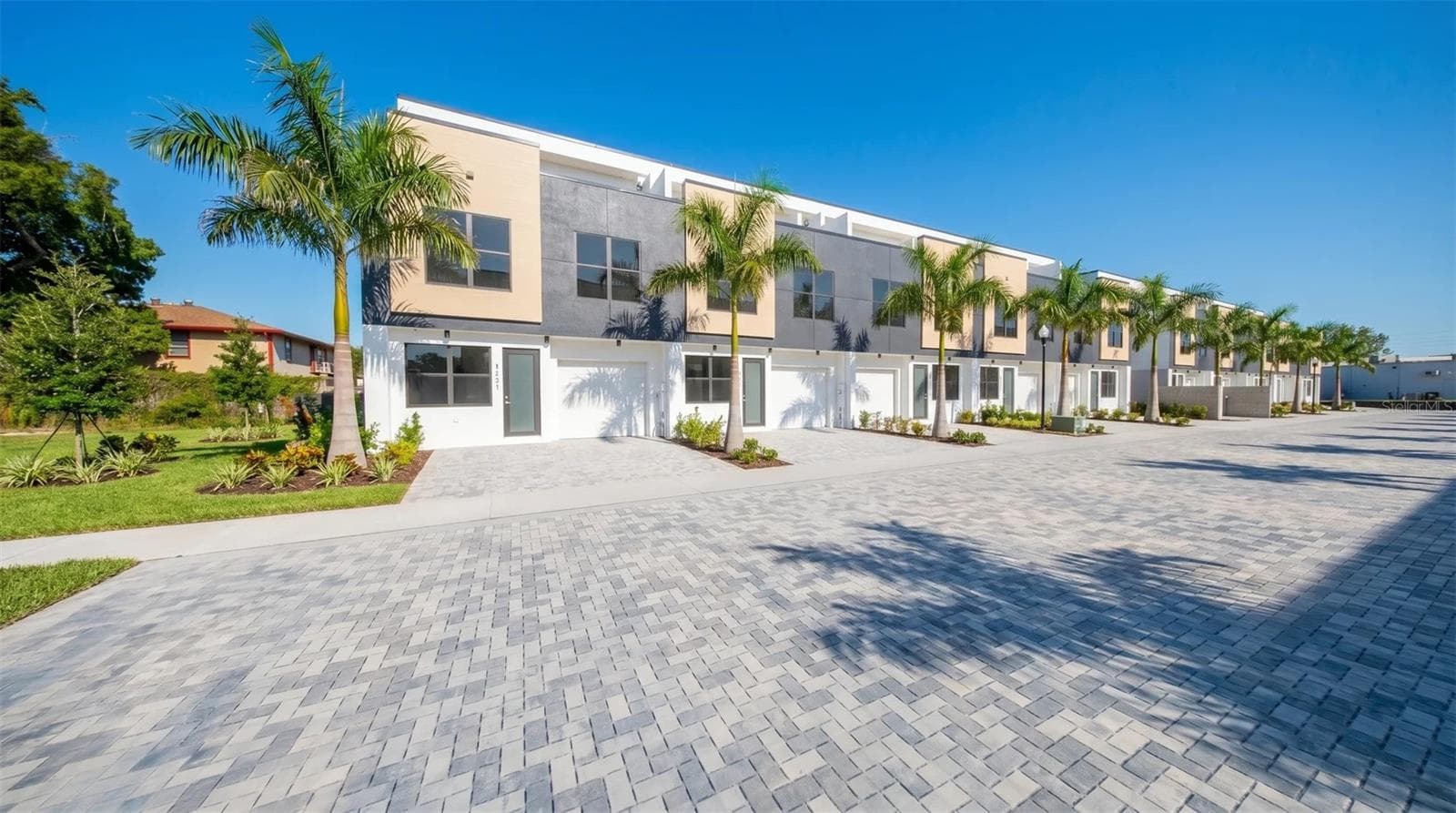 8405 Modano Pl photo 3