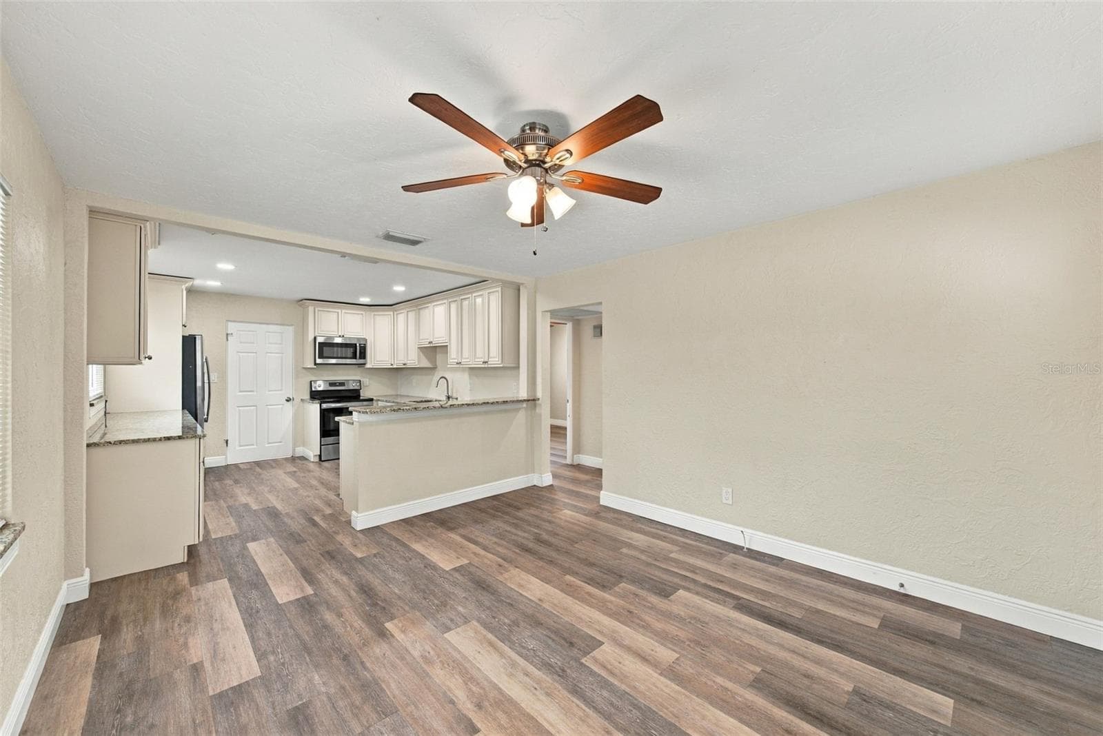 2518 16th Ave N photo 5