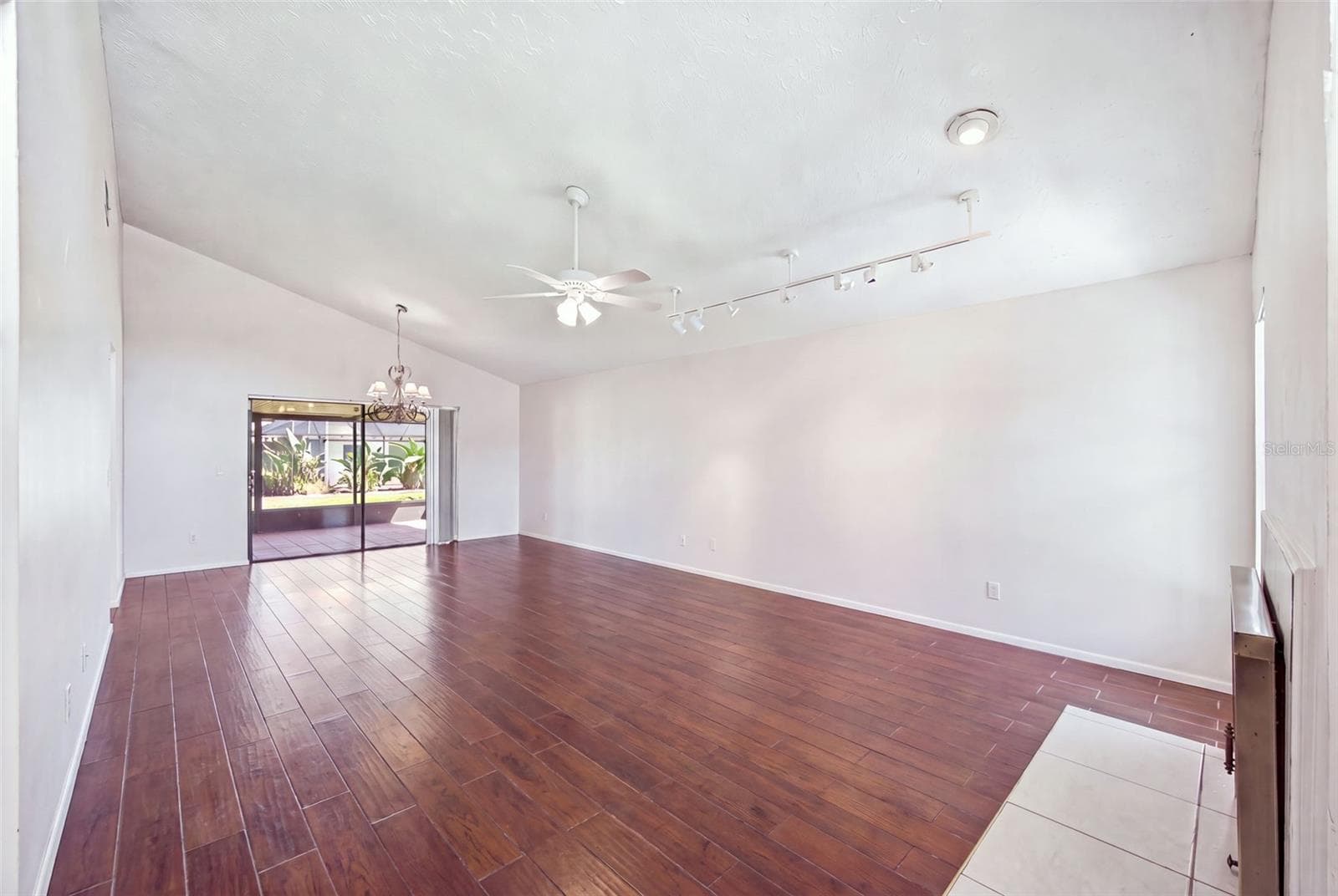 4609 Deerwalk Ave photo 5
