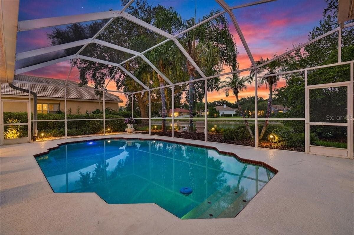 9101 Woodridge Run Dr photo 3