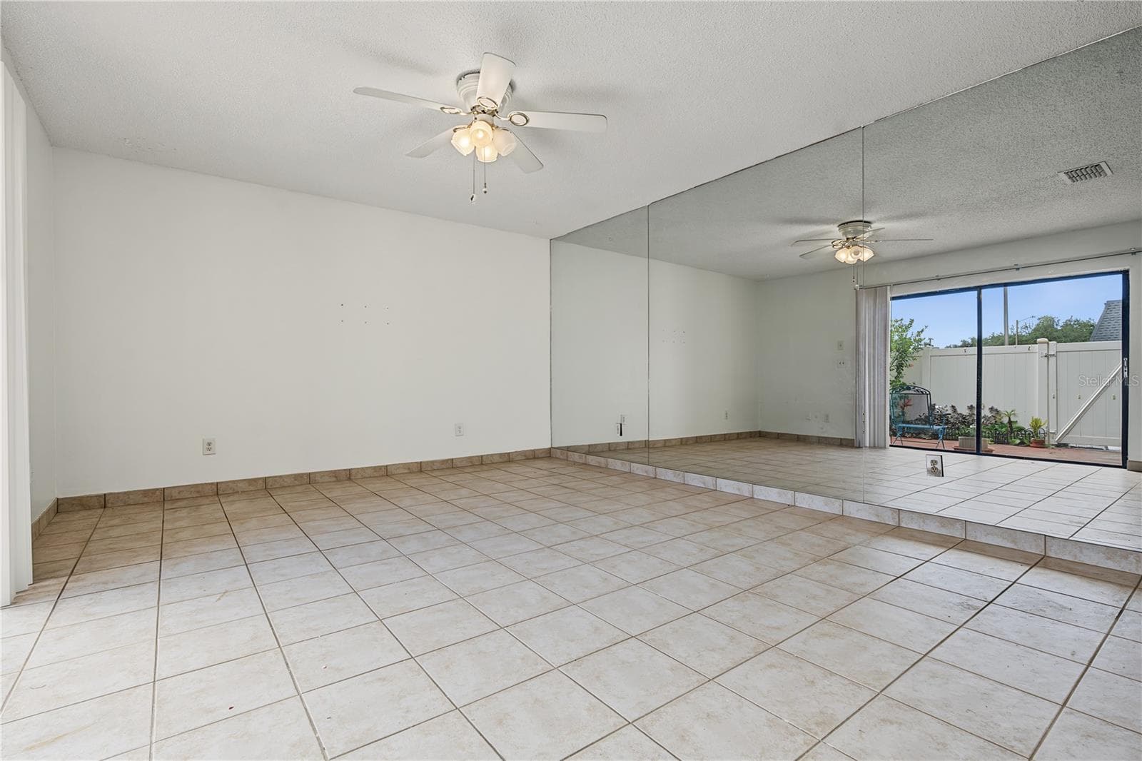 8119 Oak Trace Way #C photo 4