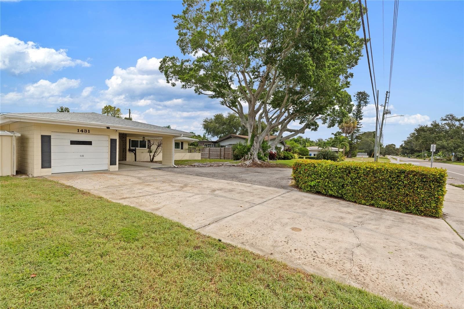 1431 Pinellas Point Dr S photo 2