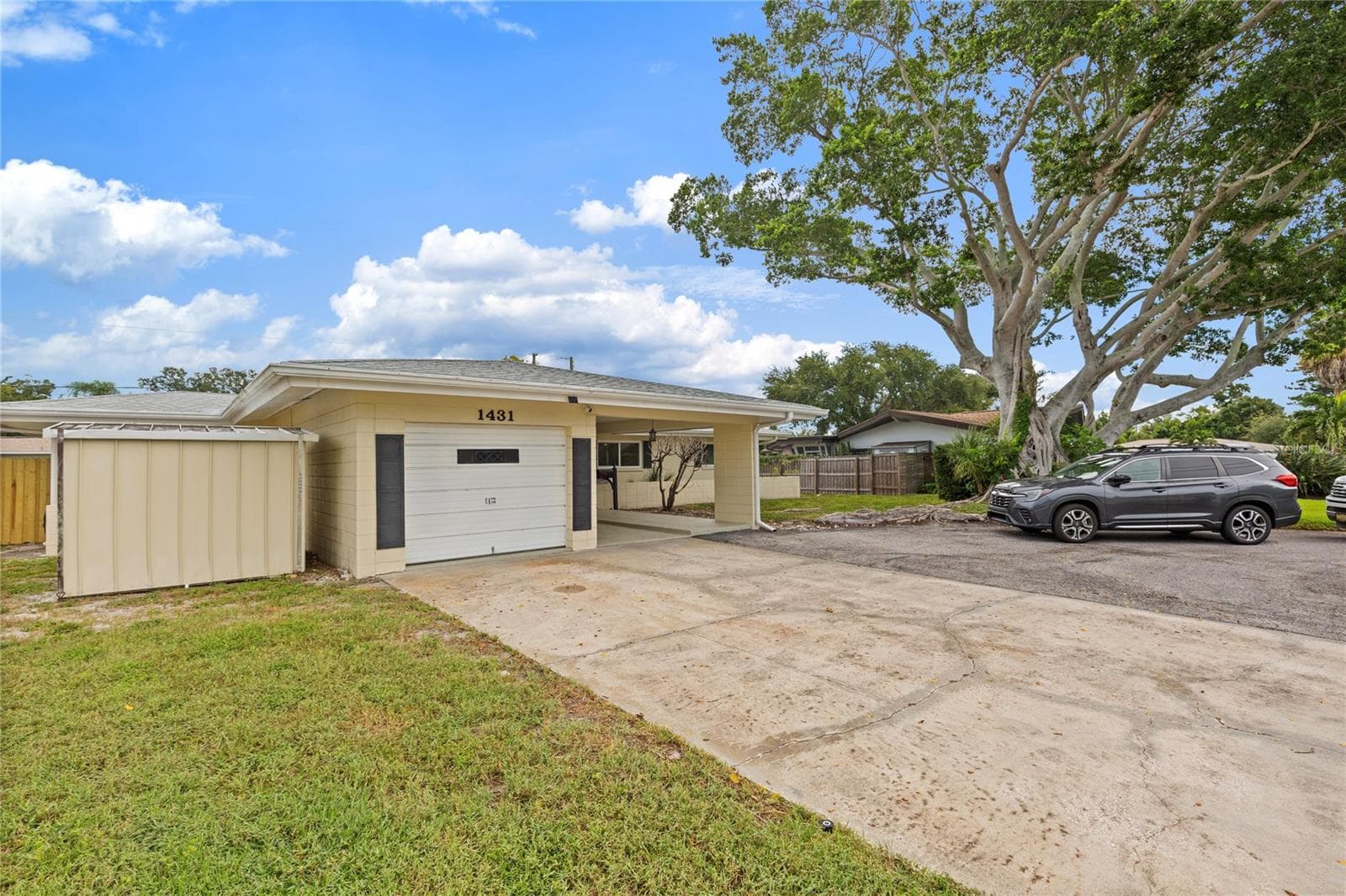1431 Pinellas Point Dr S photo 3