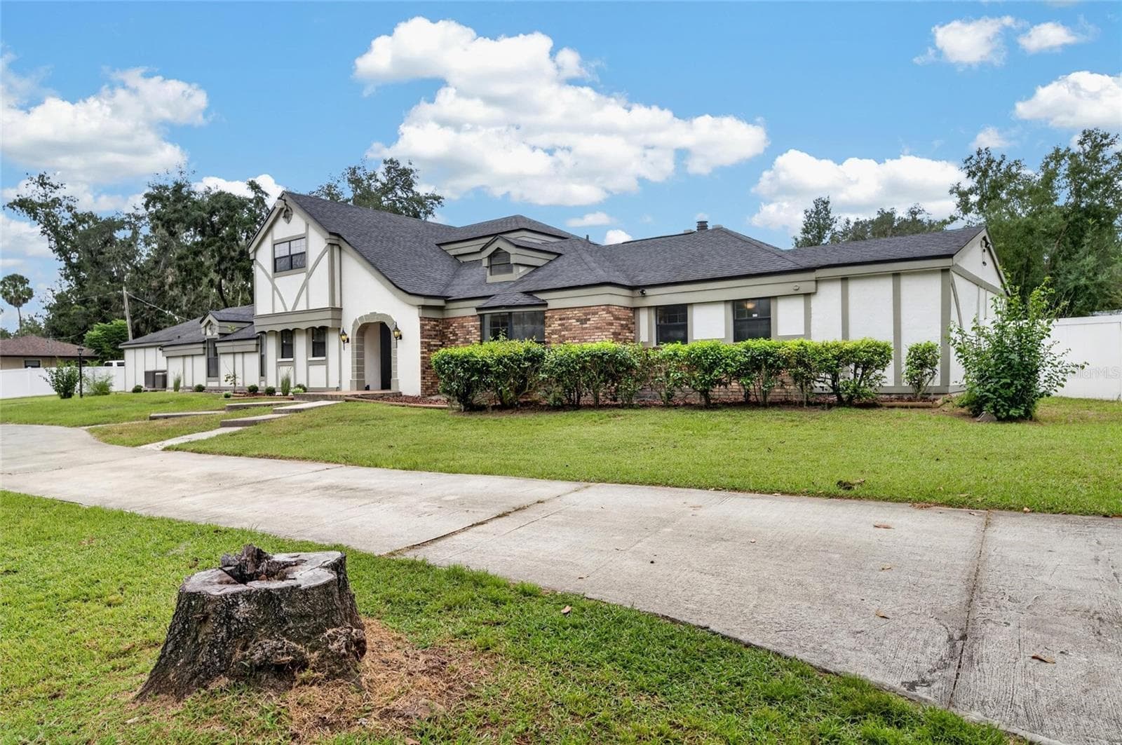 12603 Lake Hills Dr photo 2