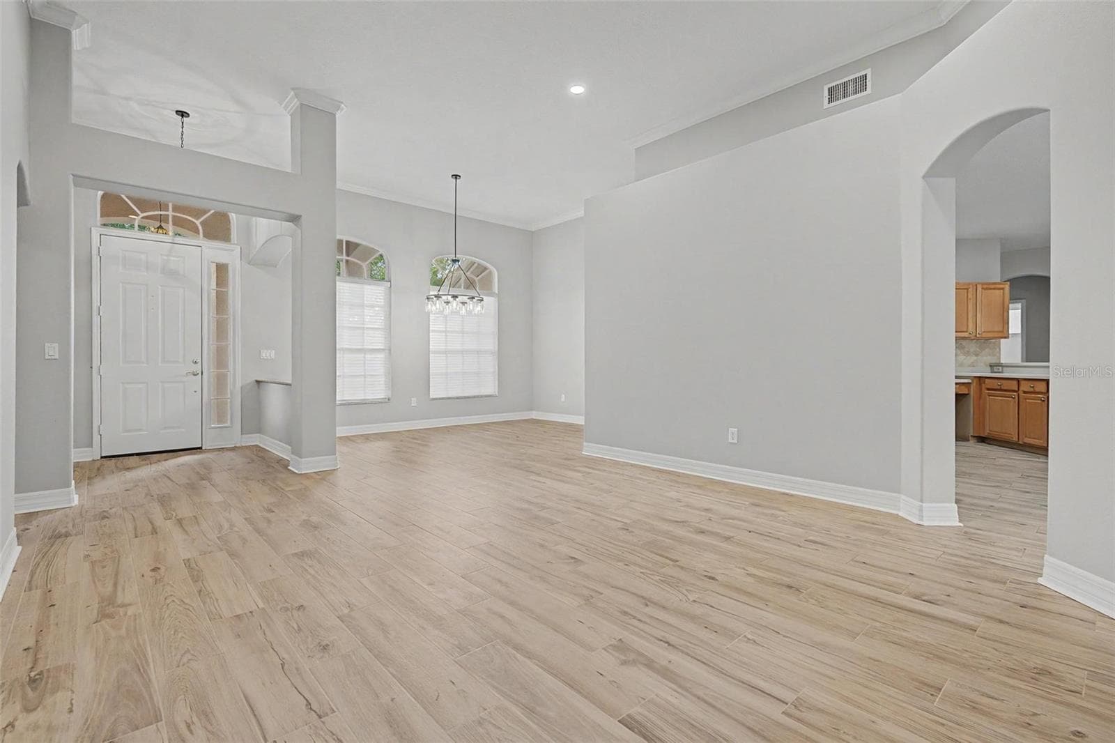 19205 Autumn Woods Ave photo 5