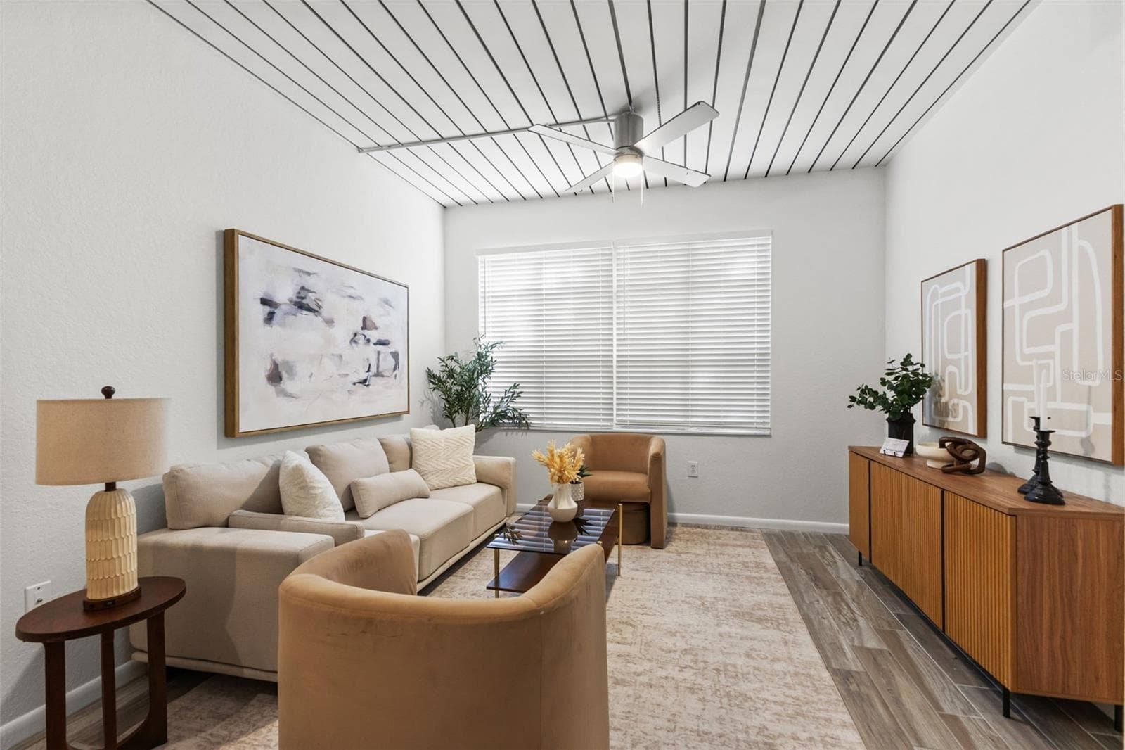 2411 W Horatio St #519 photo 2