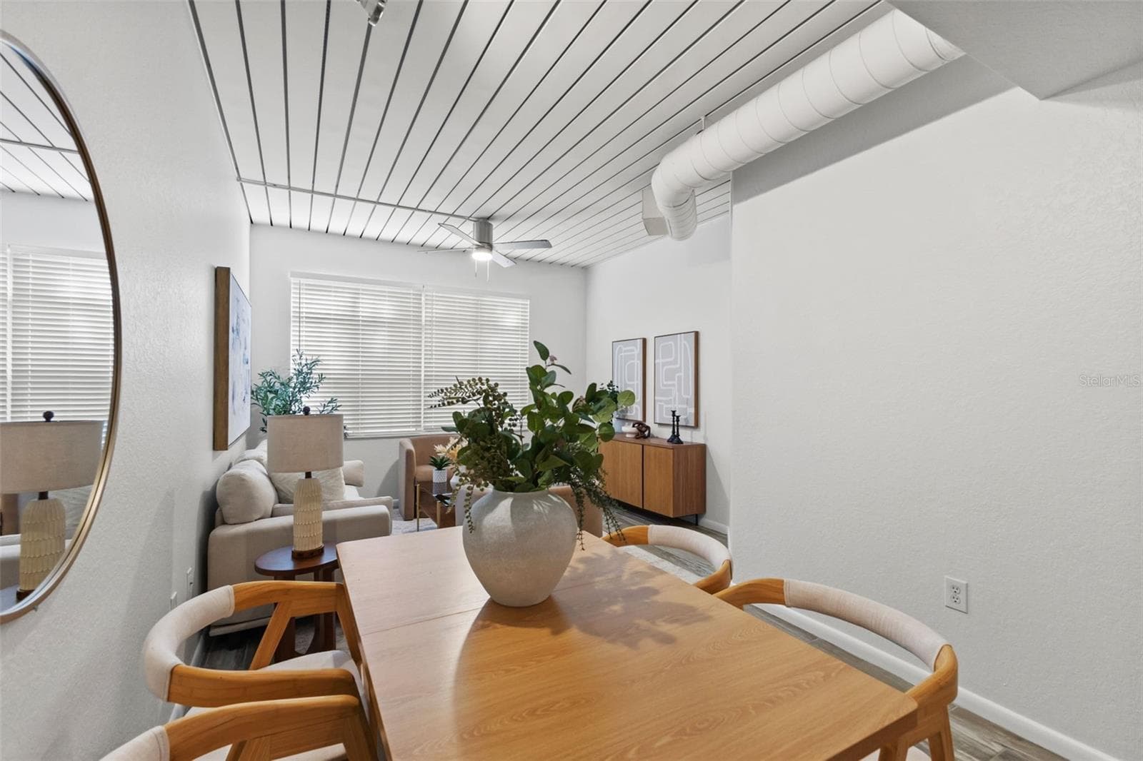 2411 W Horatio St #519 photo 4