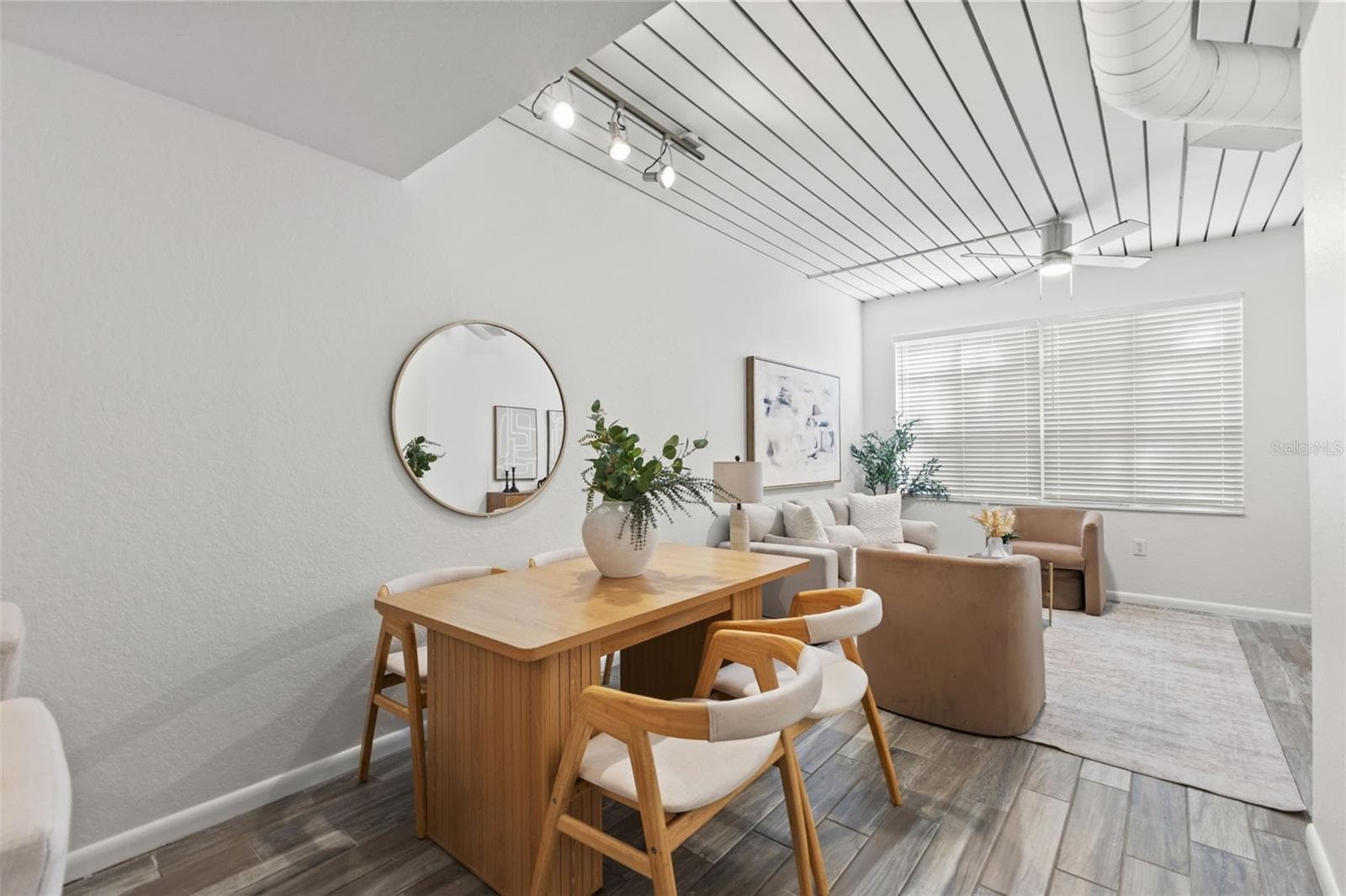 2411 W Horatio St #519 photo 5