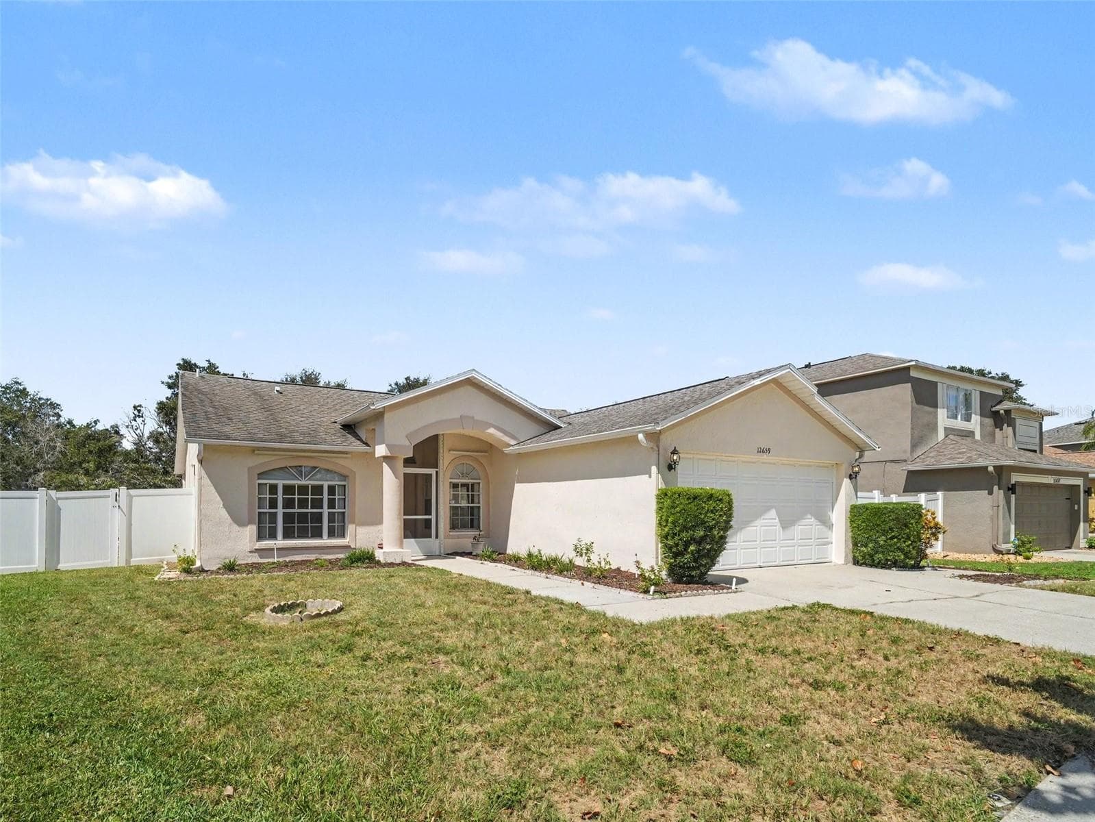 12659 Longcrest Dr photo 3