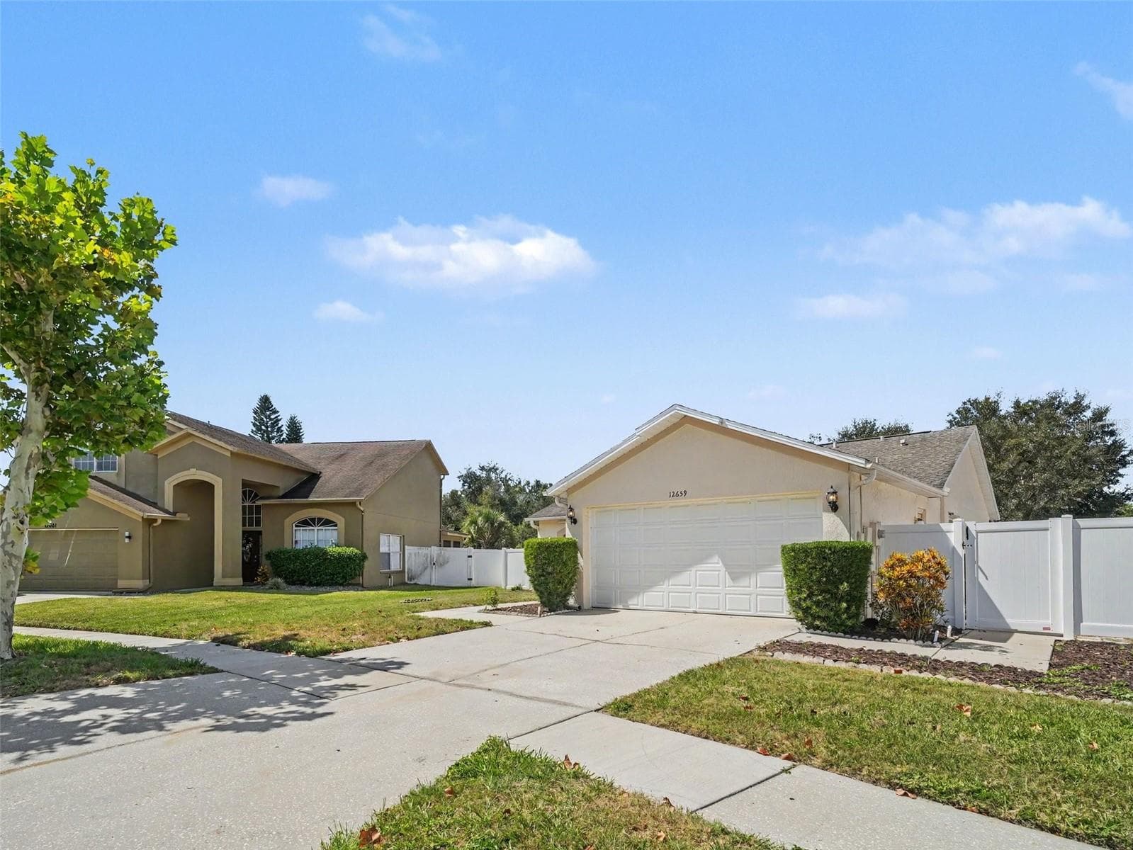 12659 Longcrest Dr photo 4