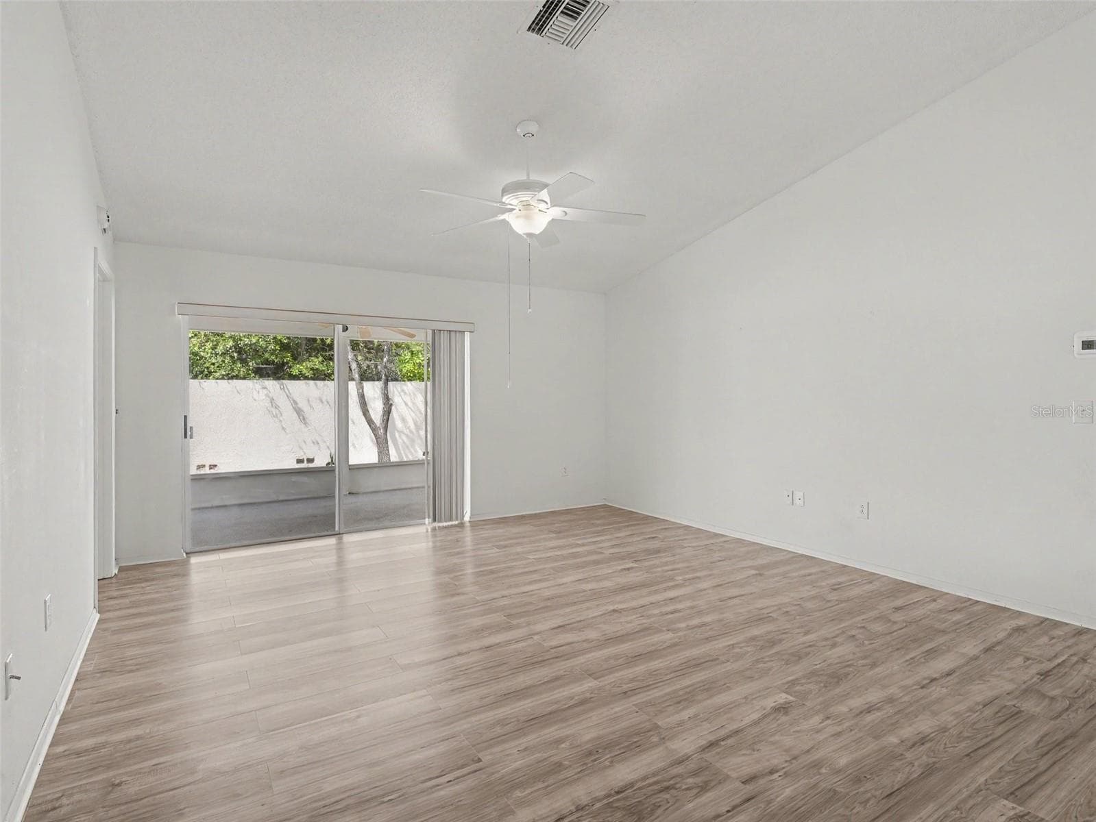 12659 Longcrest Dr photo 5