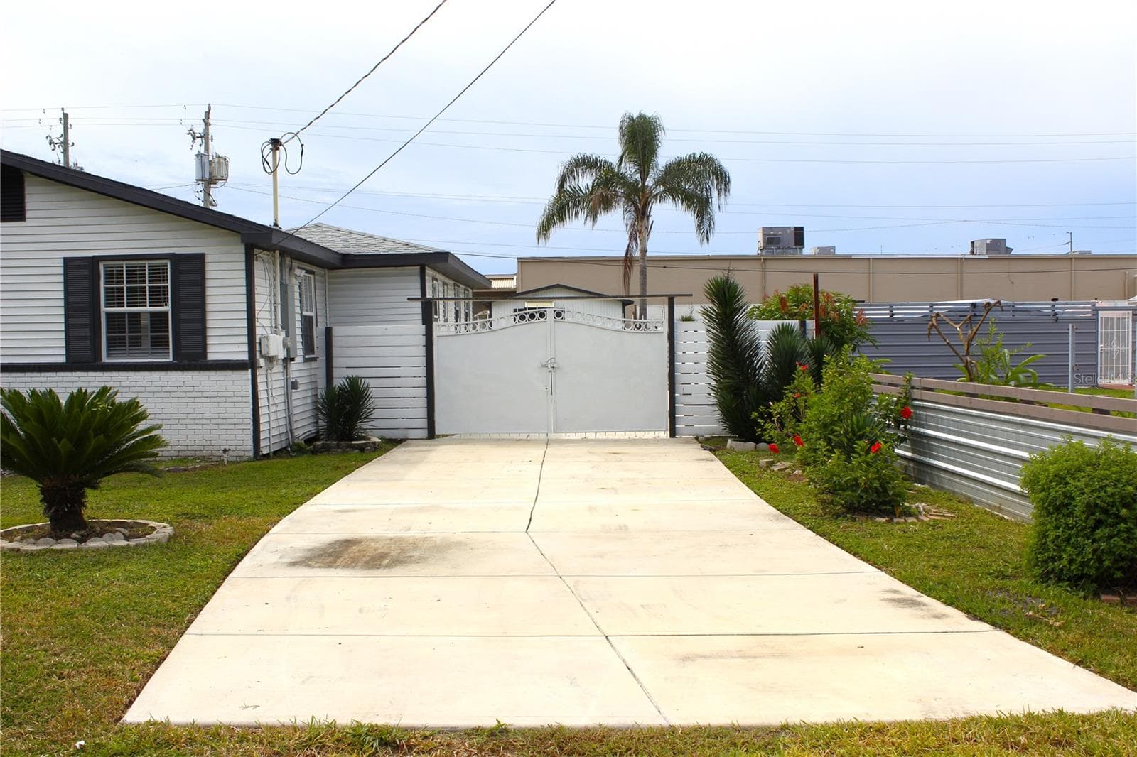 8512 Sunbeam Ln photo 4