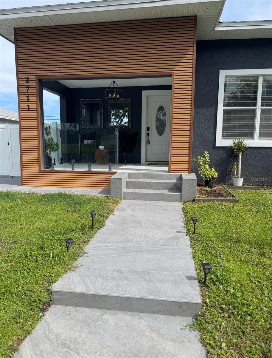 2711 W Cordelia St photo 4