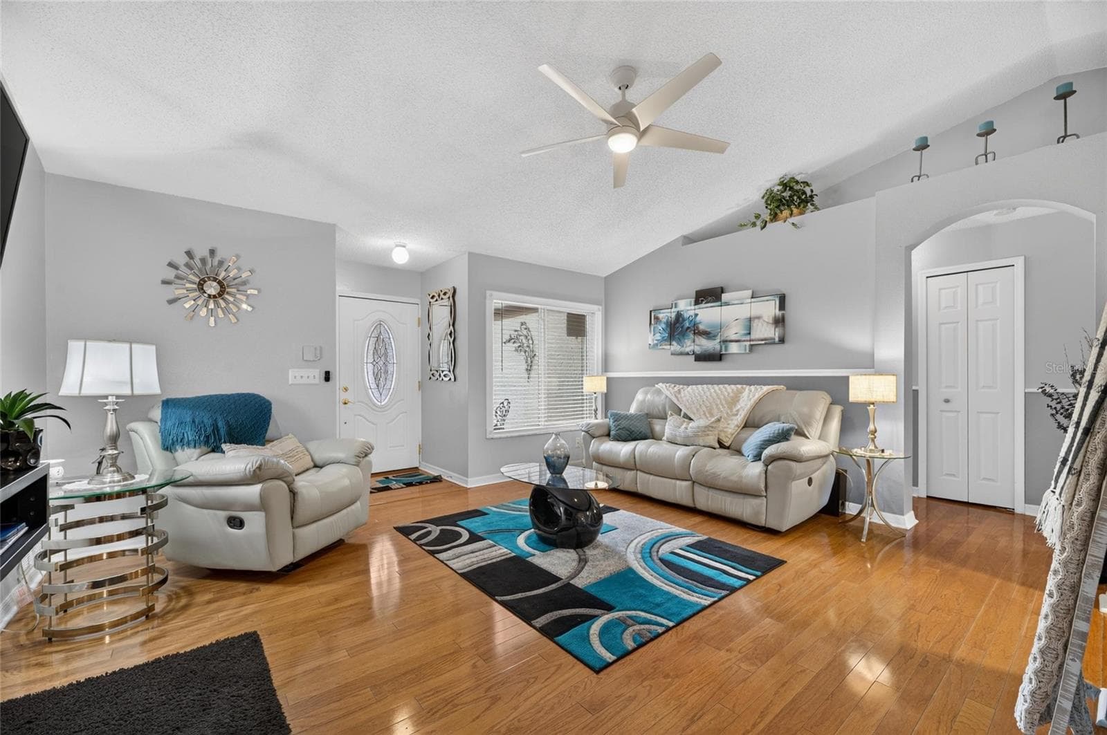 12138 Buffington Ln photo 3