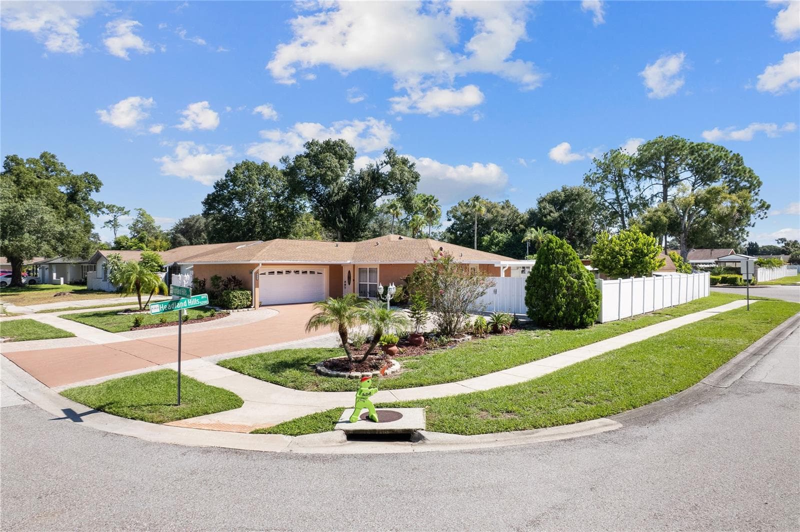14501 Highland Hills Pl photo 2