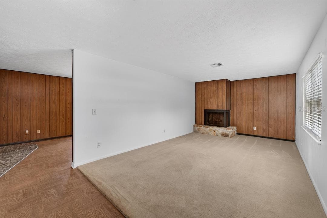 820 Blackberry Lane photo 2